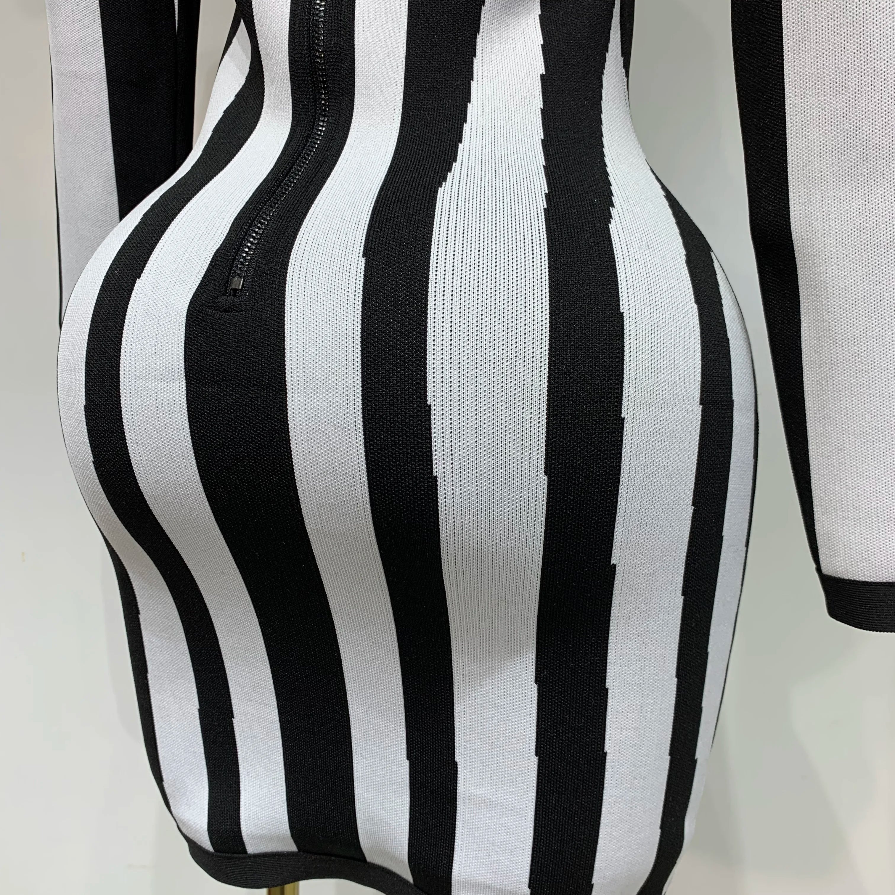 WomenLuxury Sexy Long Sleeve Stripe Black White Mini Bandage Dress 2025 Knitted Celebrity Elegant Evening Club Birthday Dresses