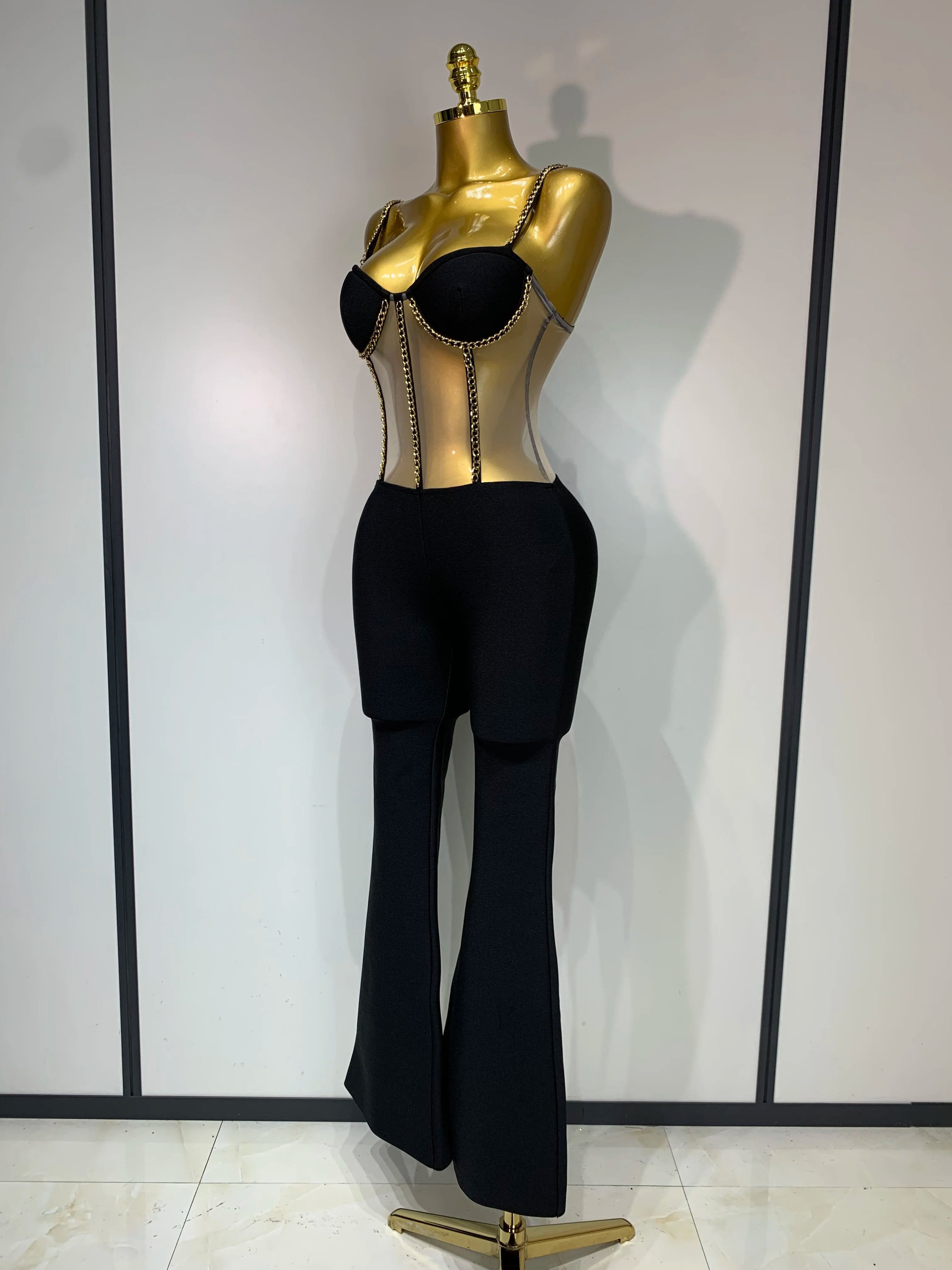 Macacão feminino luxuoso, sexy, sem mangas, de malha, preto, justo, bandagem, moda 2025, festa, celebridade, designer, high street