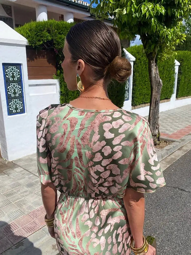 Elegant Printed Satin Midi Dress For Women Chic V-neck Short Sleeve Pleated Bodycon Dresses Summer Female Chic Street Robes 2024