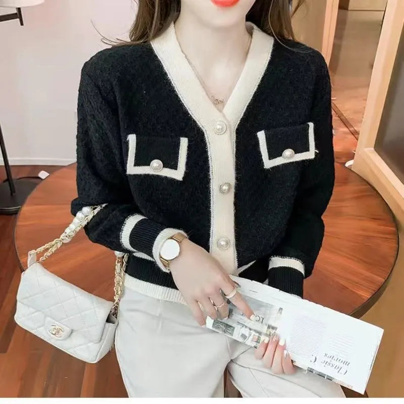Autumn And Winter Color-blocking Knitted Top Women Cardigan Long-sleeved V-neck Short Coat Fashion All-match Top