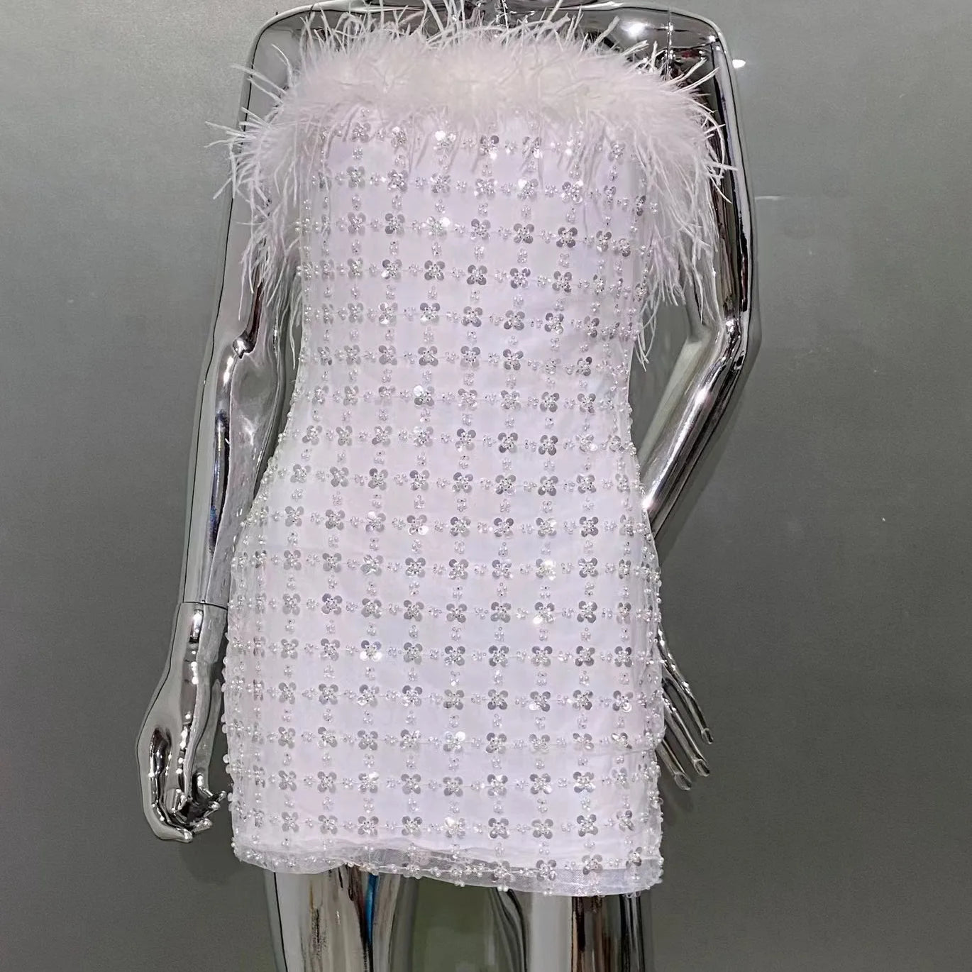 2024 New Luxury Feather Sequins Beading White Strapless Mini Dress Celebrity Birthday Party Evening Dress Wedding Party outfit