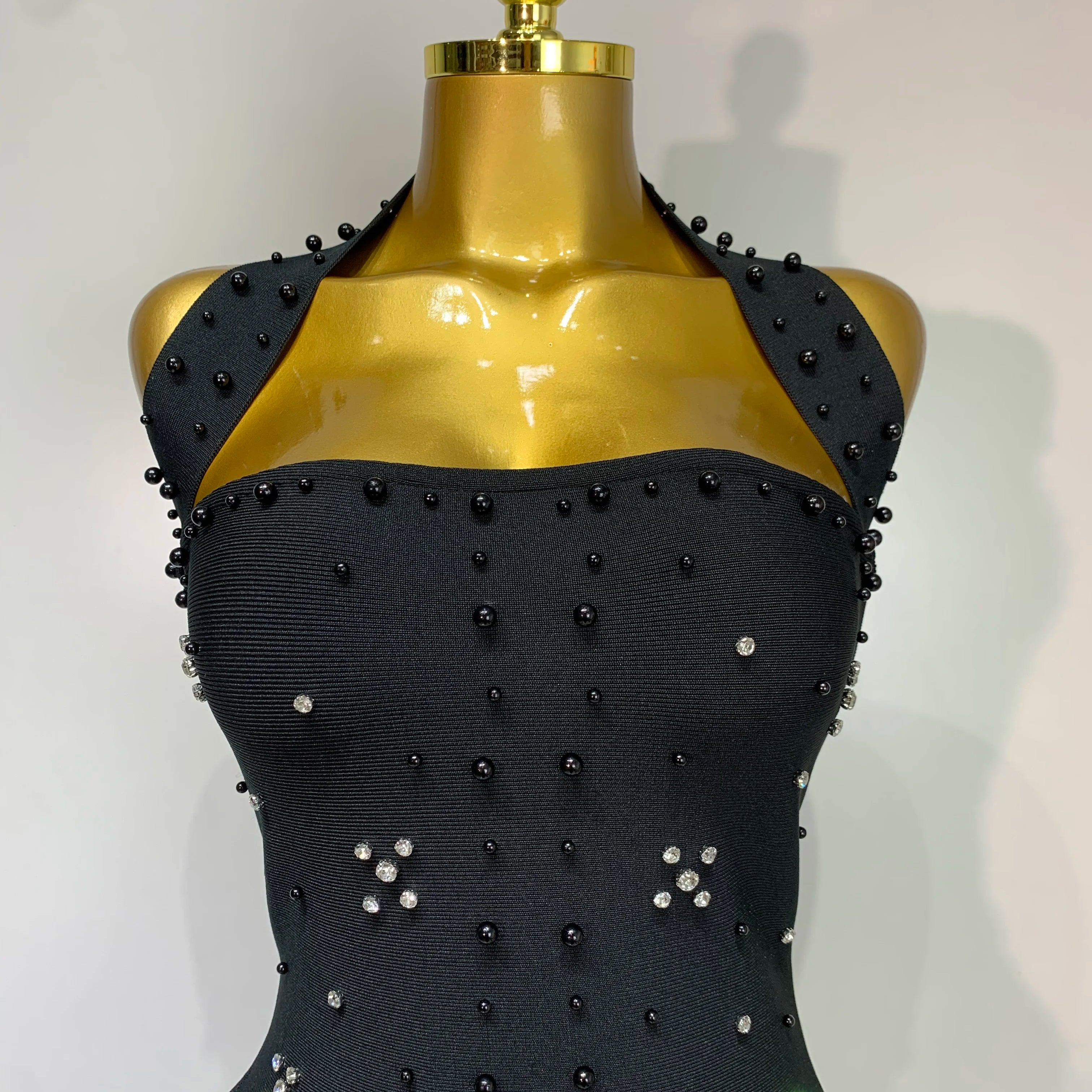 Elegant Sparkly Rhinestone Pearl Halter Backless Bodycon Bandage Long Dress 2025 Women Luxury Birthday Evening Party Gowns