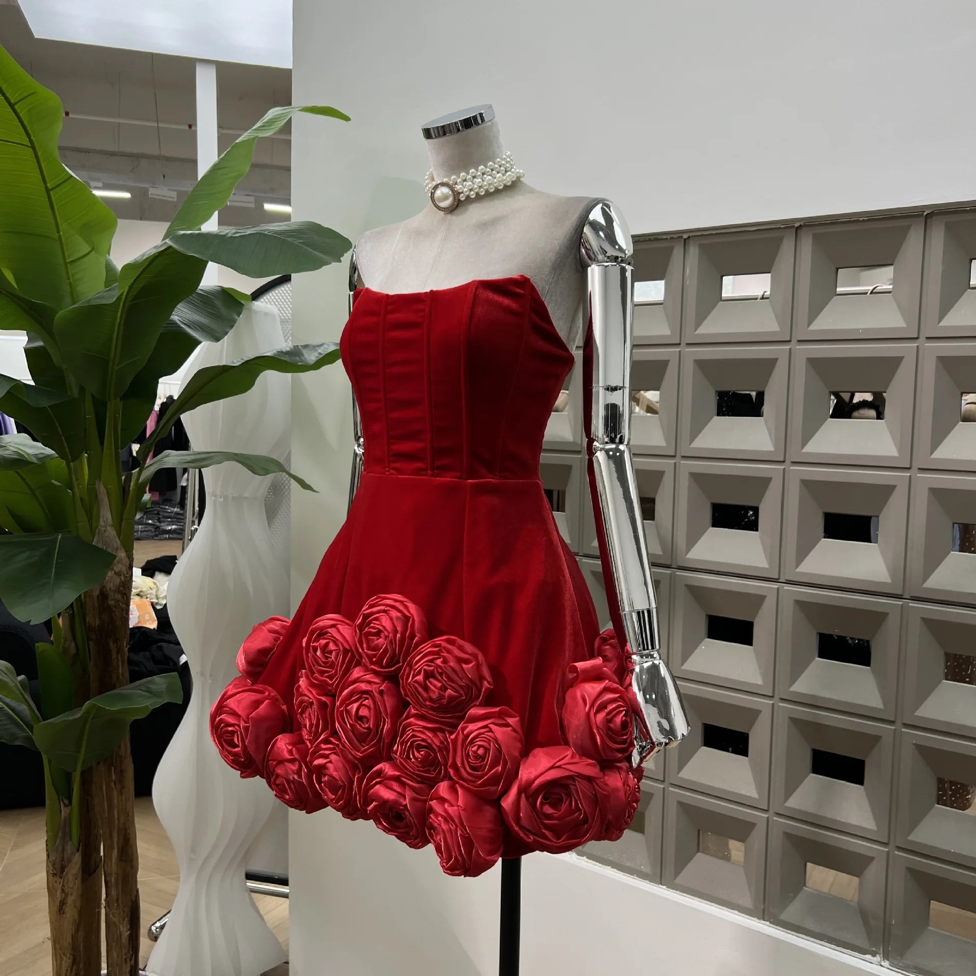 Vestido de baile de veludo sexy sem alças, preto e vermelho, minivestido fofo para festa de aniversário, encontro para meninas, sessão de fotos