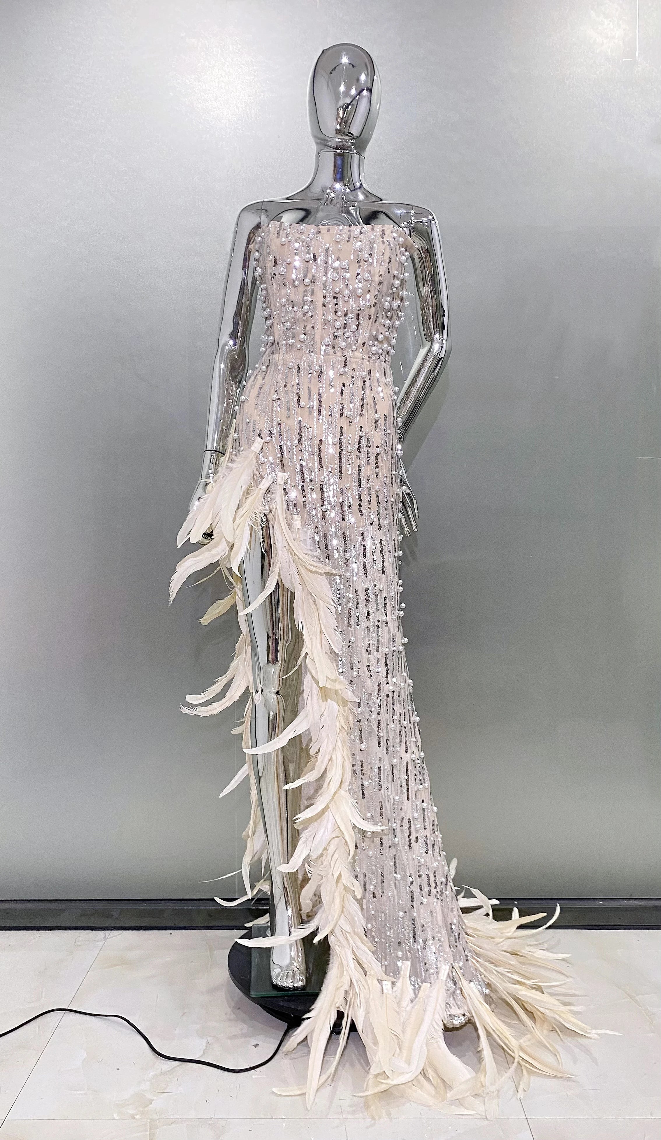 Gorgeous Feathers Beading Sequins High Slit Strapless Floor Length Dress Woman Birthday Party Vestido Stage Performance Costume