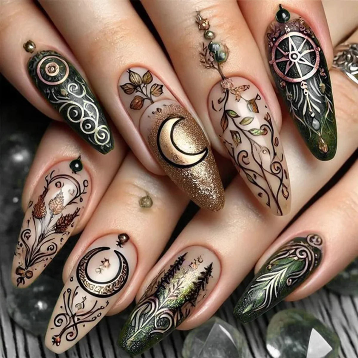 24pcs Mandala style False Nails Moon Flower Pattern Press on Nails European Retro Fake Nail Patch Women Lady Wearable Design