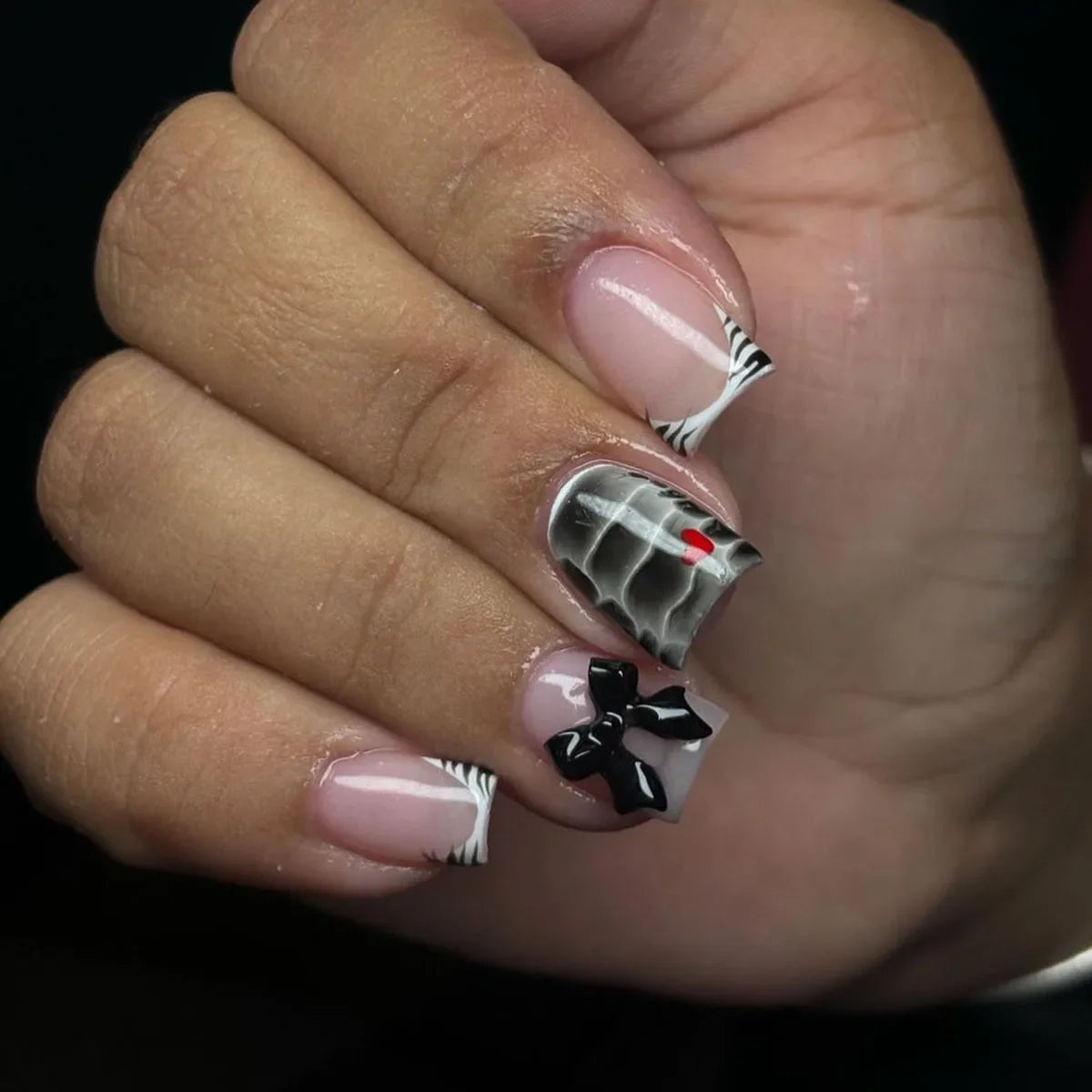 24Pcs Zebra Stripe French 3D Black Bow False Nails Short Square Press on Fake Nails Crocodile Grain Heart Wearable Manicure Tips