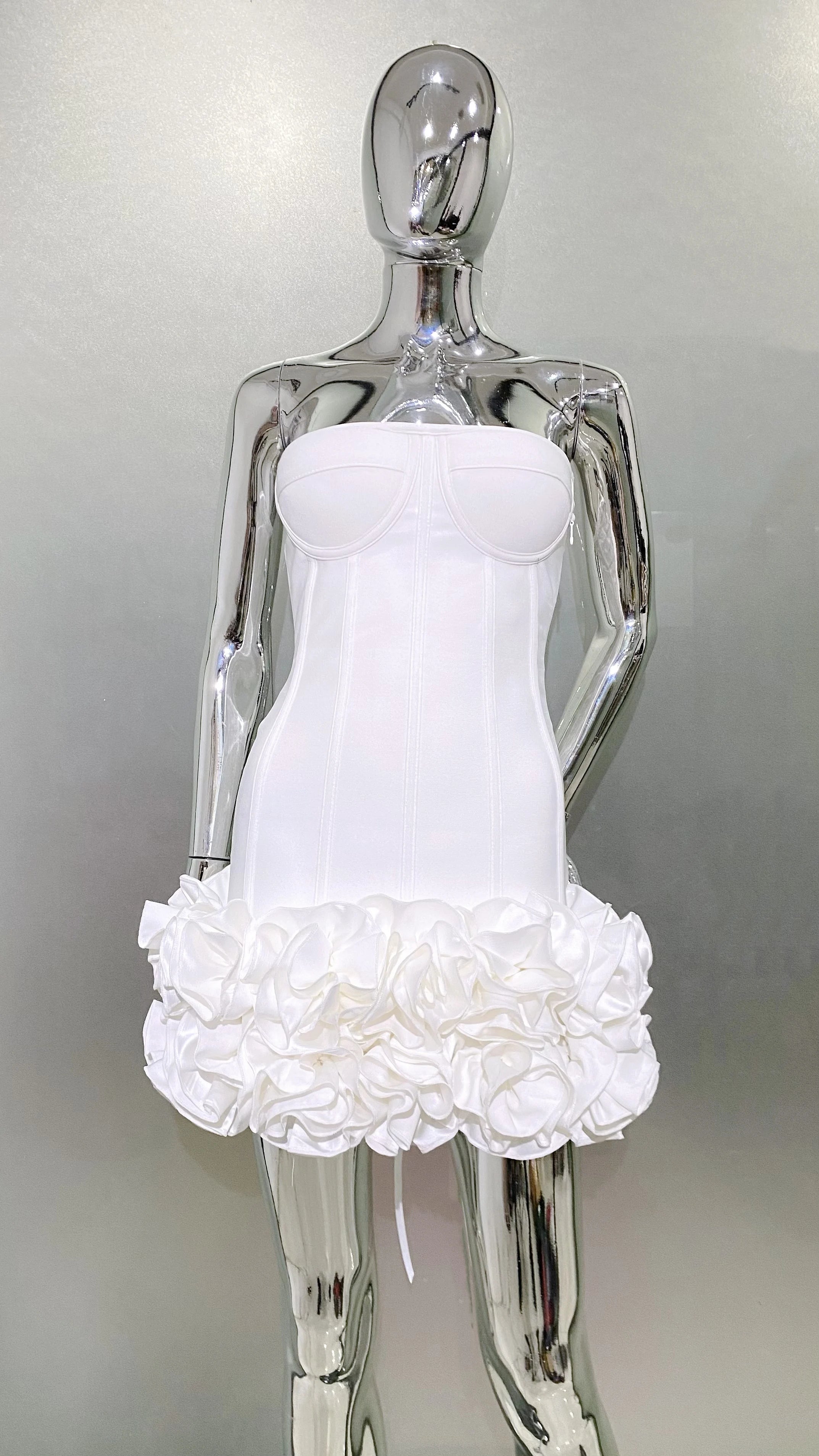 White Black Color Women Sexy Strapless Bodycon Mini Florals Ball Gown Mini Bandage Dress Laced Up Celebrate Nightclub Party Wear