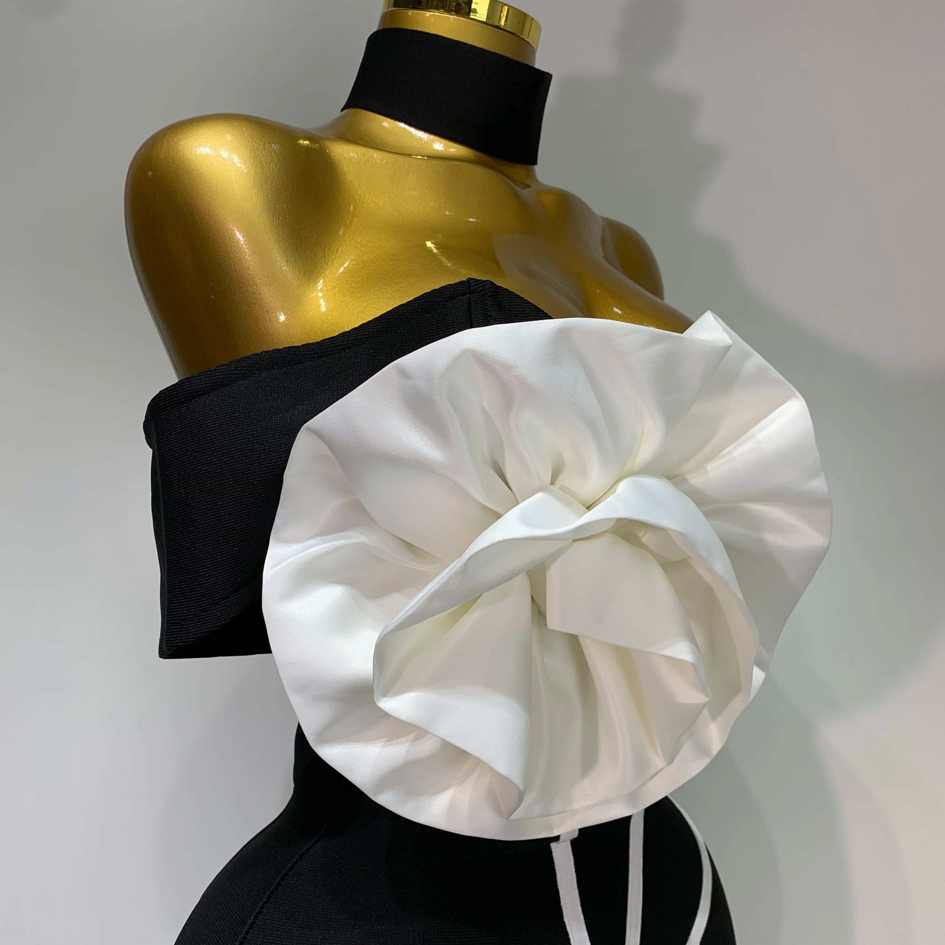 Women Sexy Off Shoulder White Flower Black Mini Bodycon Bandage Dress Luxury 2025 Celebrity Evening Club  Elegant Party Gowns