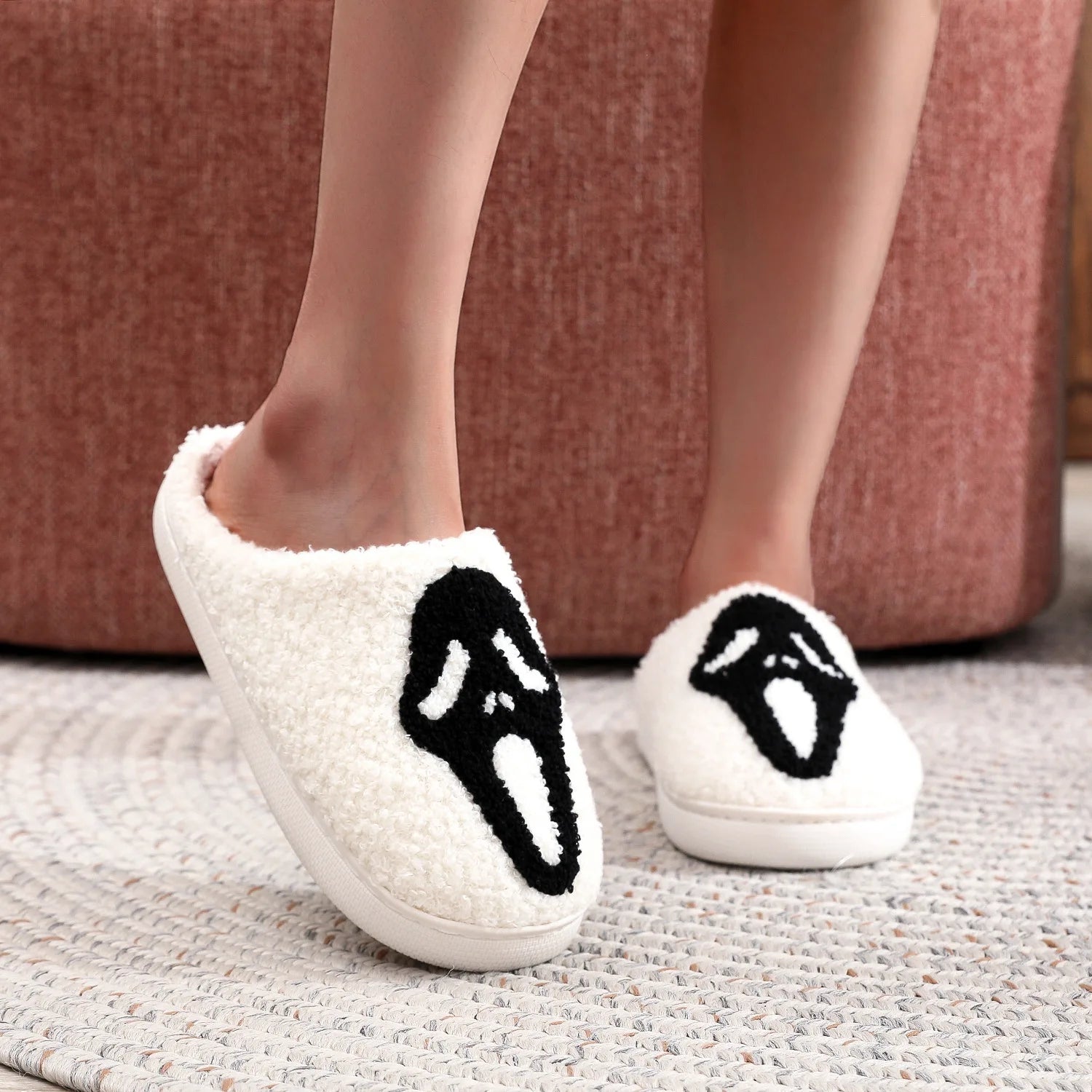 Winter Warm Plush Slippers Women's Halloween Black Ghostface Home Cotten Slippers Men Flip Flops Indoor Floor Slippers Gifts WHITE