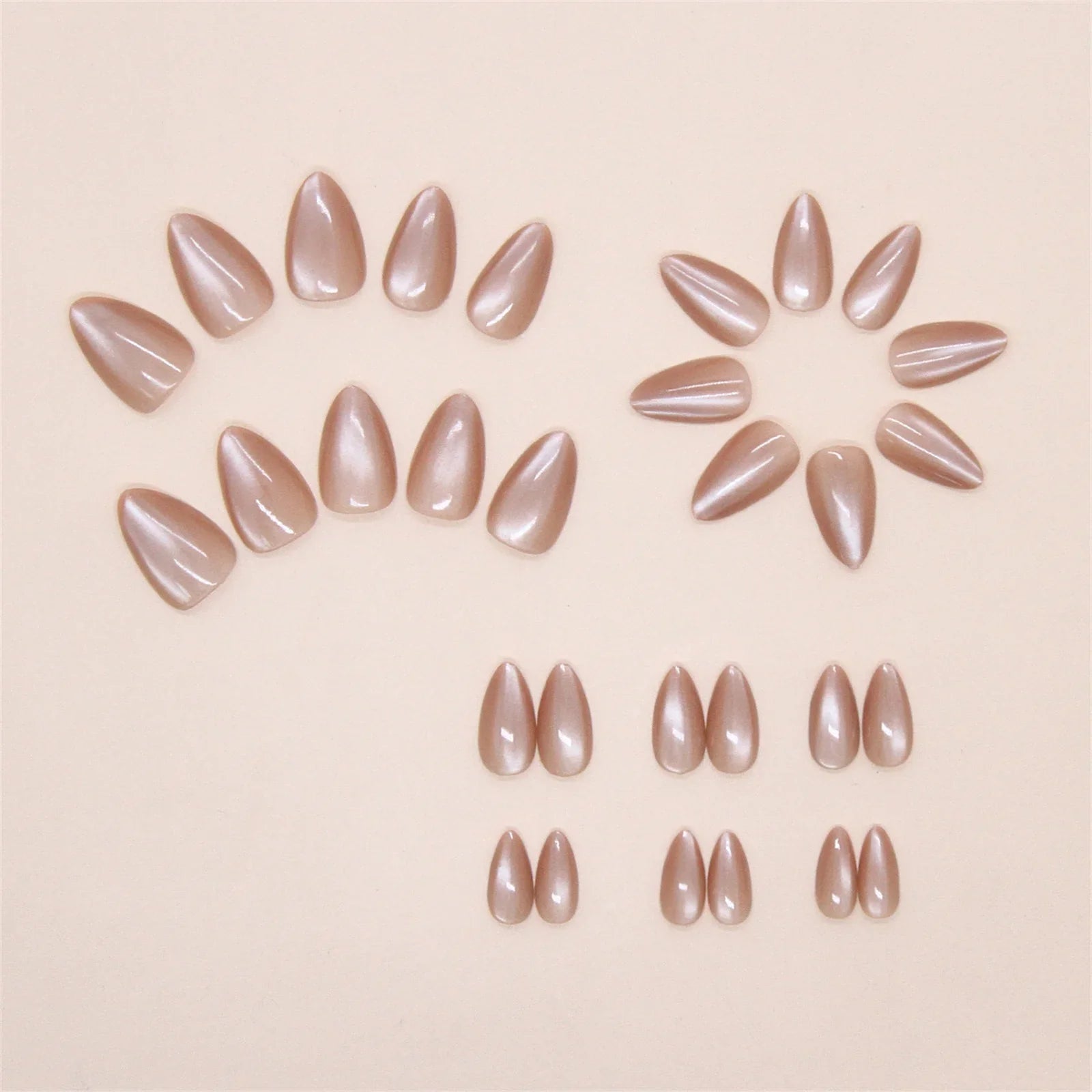 30Pcs Short Almond Fake Nails Glossy Nude Color Press On Nails Sweet Girls Daily Charm Manicure Retro Fashion False Nails Art