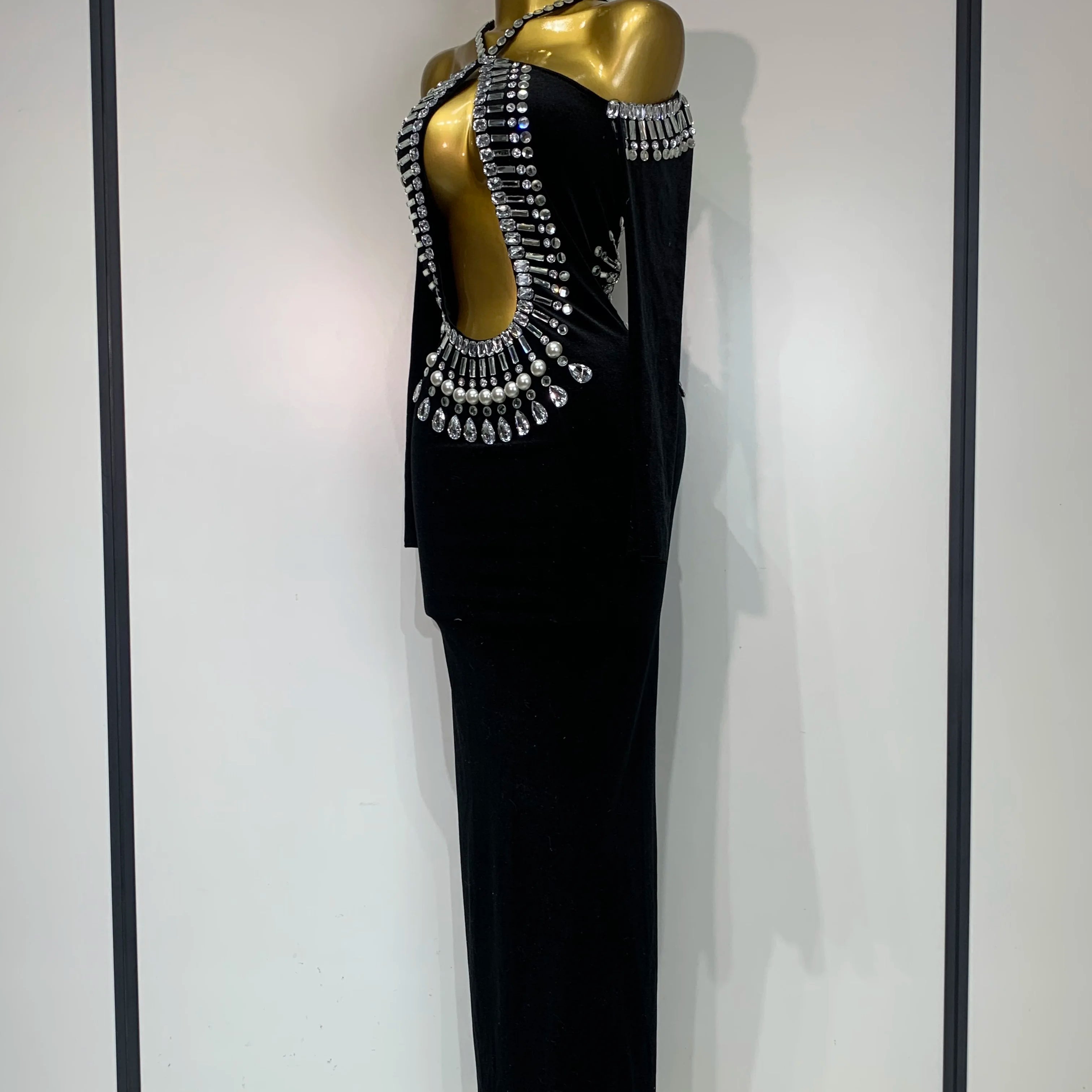 Luxury Birthday Dress Sexy Black Velvet Hollow Out Bodycon Dress Halter Evening Dress Drag Queen Nightclub Wedding Dress