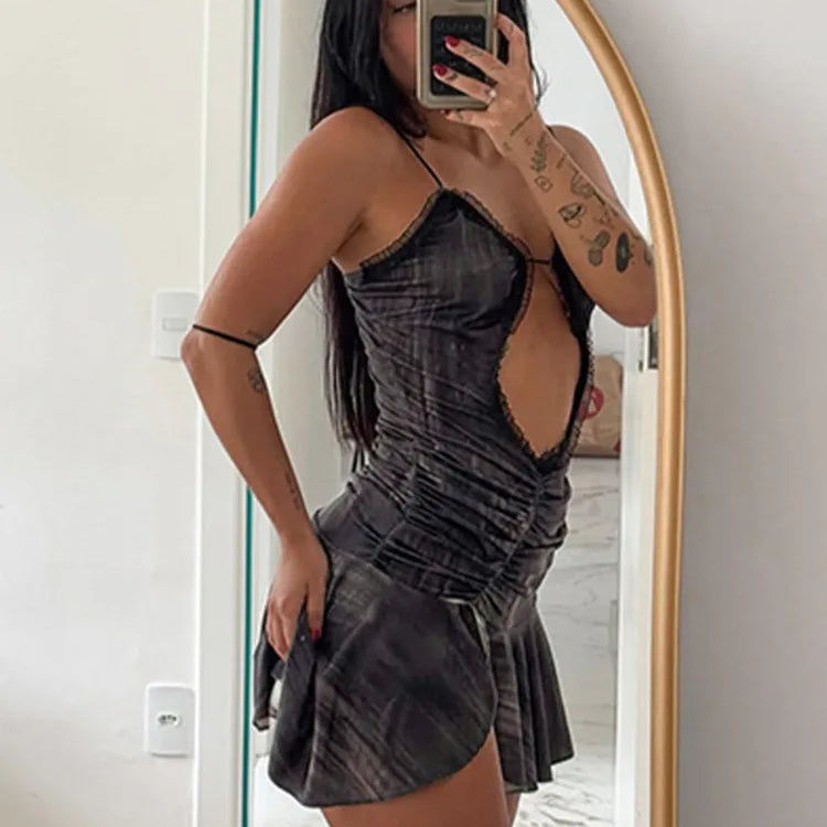 Vestido curto sexy com alças finas vazadas para mulheres, ombro de fora, sem alças, babados, franzido, justo, dividido