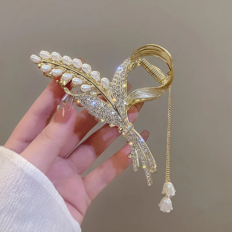 New Fashion pearl crystal flower Metal Hair Claw Clips Simple Non Slip Gold retro Barrettes Hair Jaws For Women Girls Daily gift 11