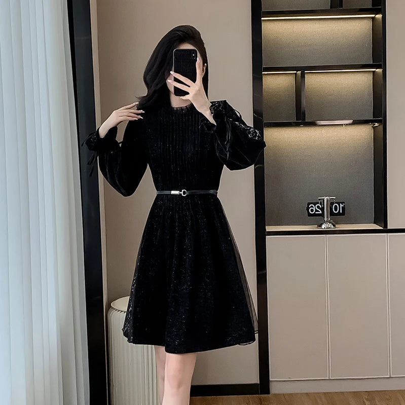 Vestido preto feminino Coigarsam - gola redonda com patchwork e lantejoulas em malha - moda chique para noite e festa