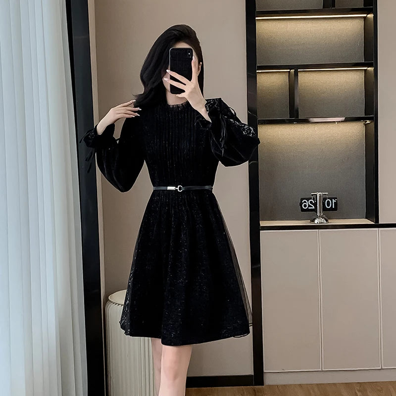 Vestido preto feminino Coigarsam - gola redonda com patchwork e lantejoulas em malha - moda chique para noite e festa