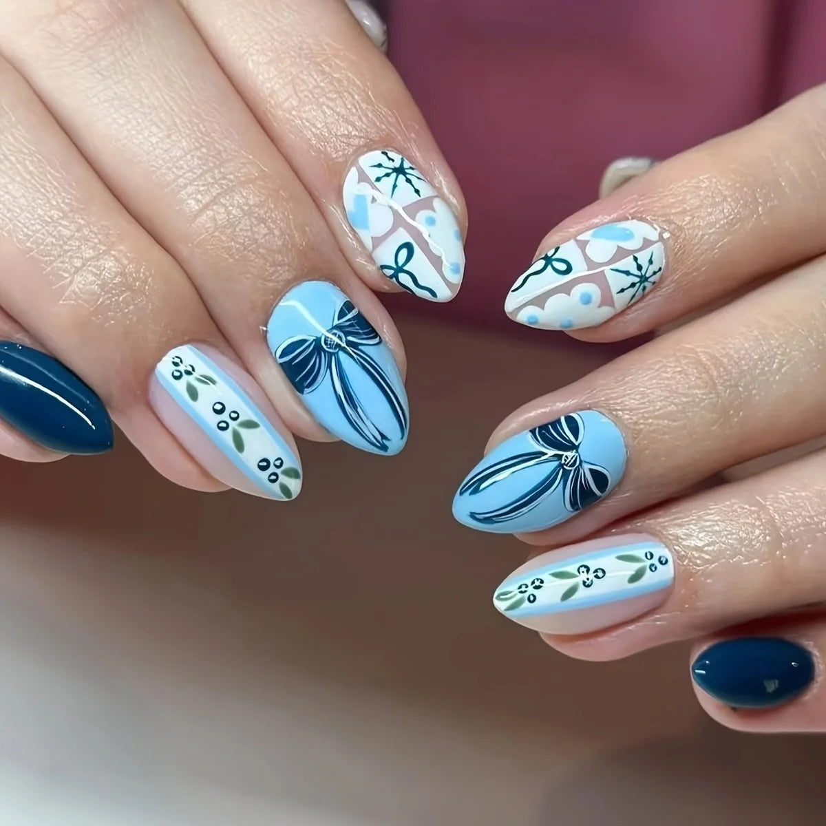 24pcs Wearable Press on Nails Art Flower Bow Design Short Oval False Nails Tips Finished French White Almond Fake Nail Manicure