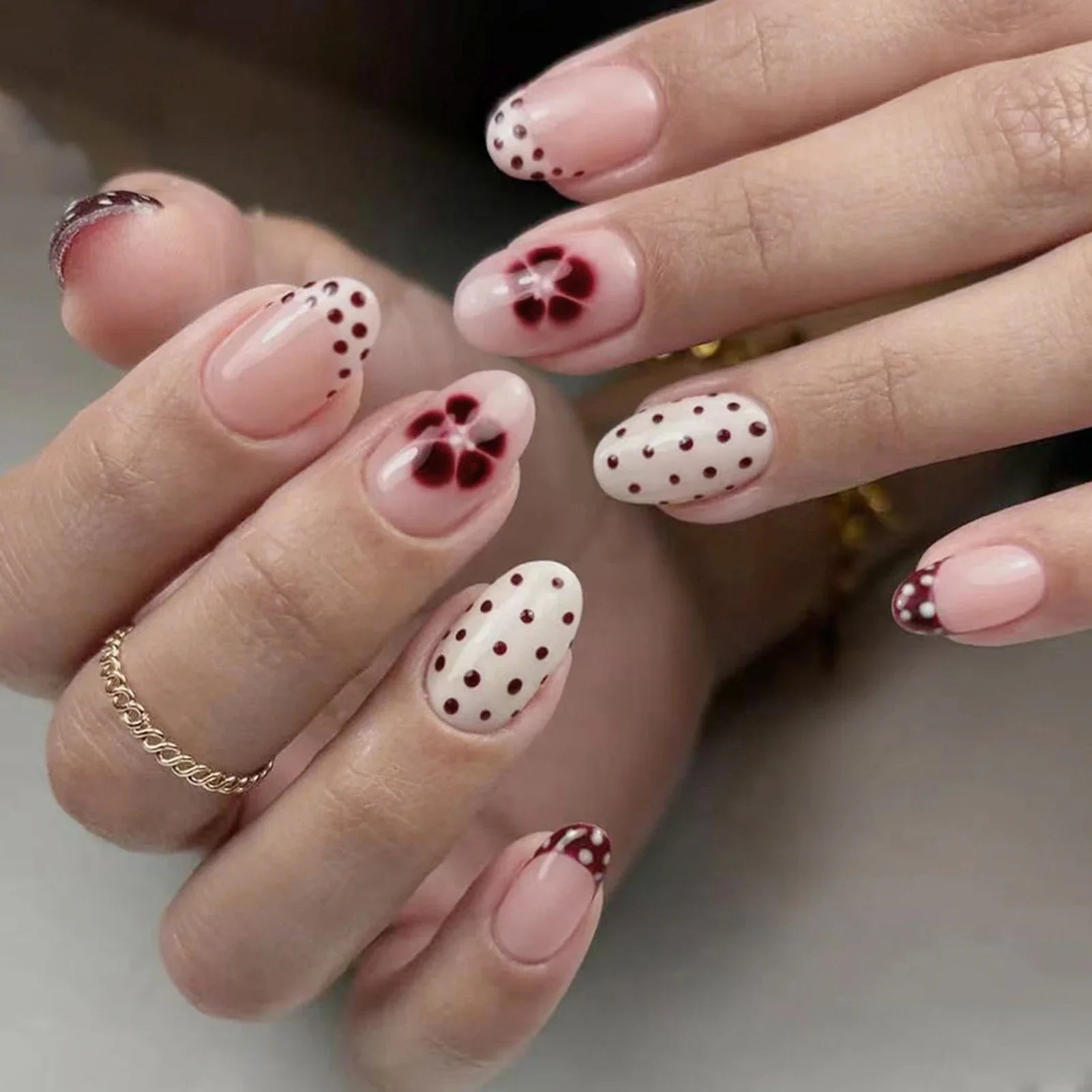 24Pcs Red Brown French Press on Nails Polka Dot Flower Printed Short Oval Shaped Fake Nails Nude Color Charm Manicure Nails Art