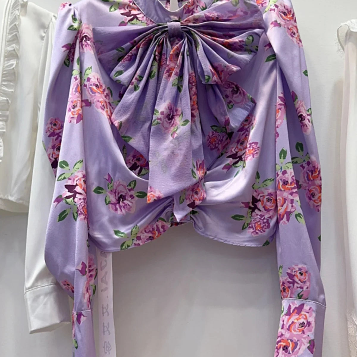 Blusas de flores quebradas, camisas e blusas com laço, elegantes, para mulheres, manga comprida, estilo coreano, 2025