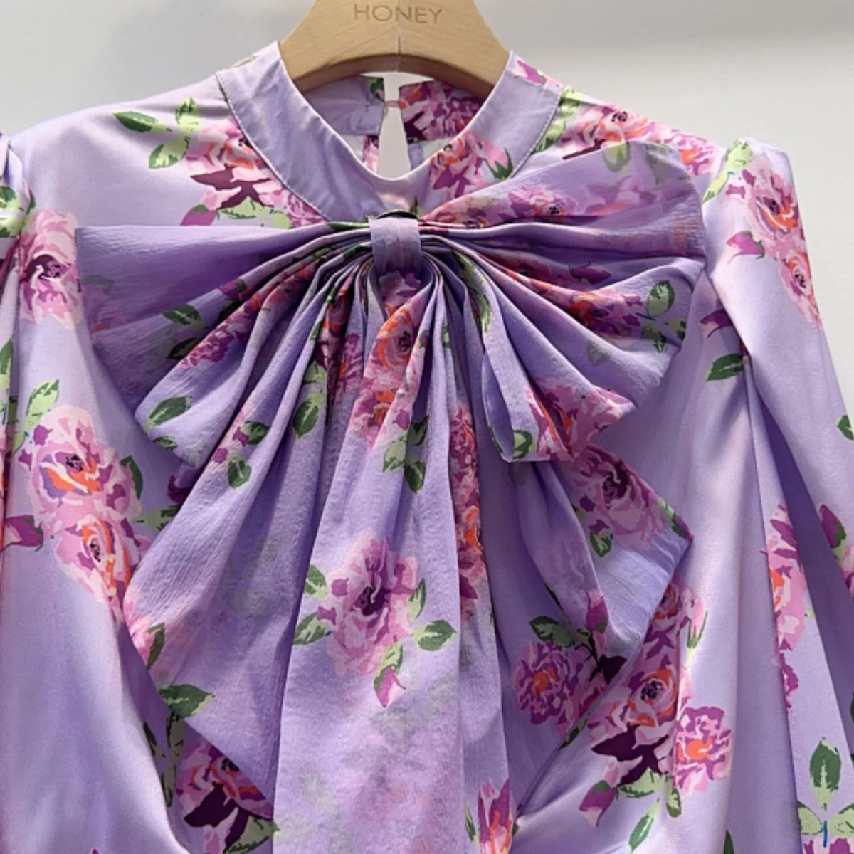 Blusas de flores quebradas, camisas e blusas com laço, elegantes, para mulheres, manga comprida, estilo coreano, 2025