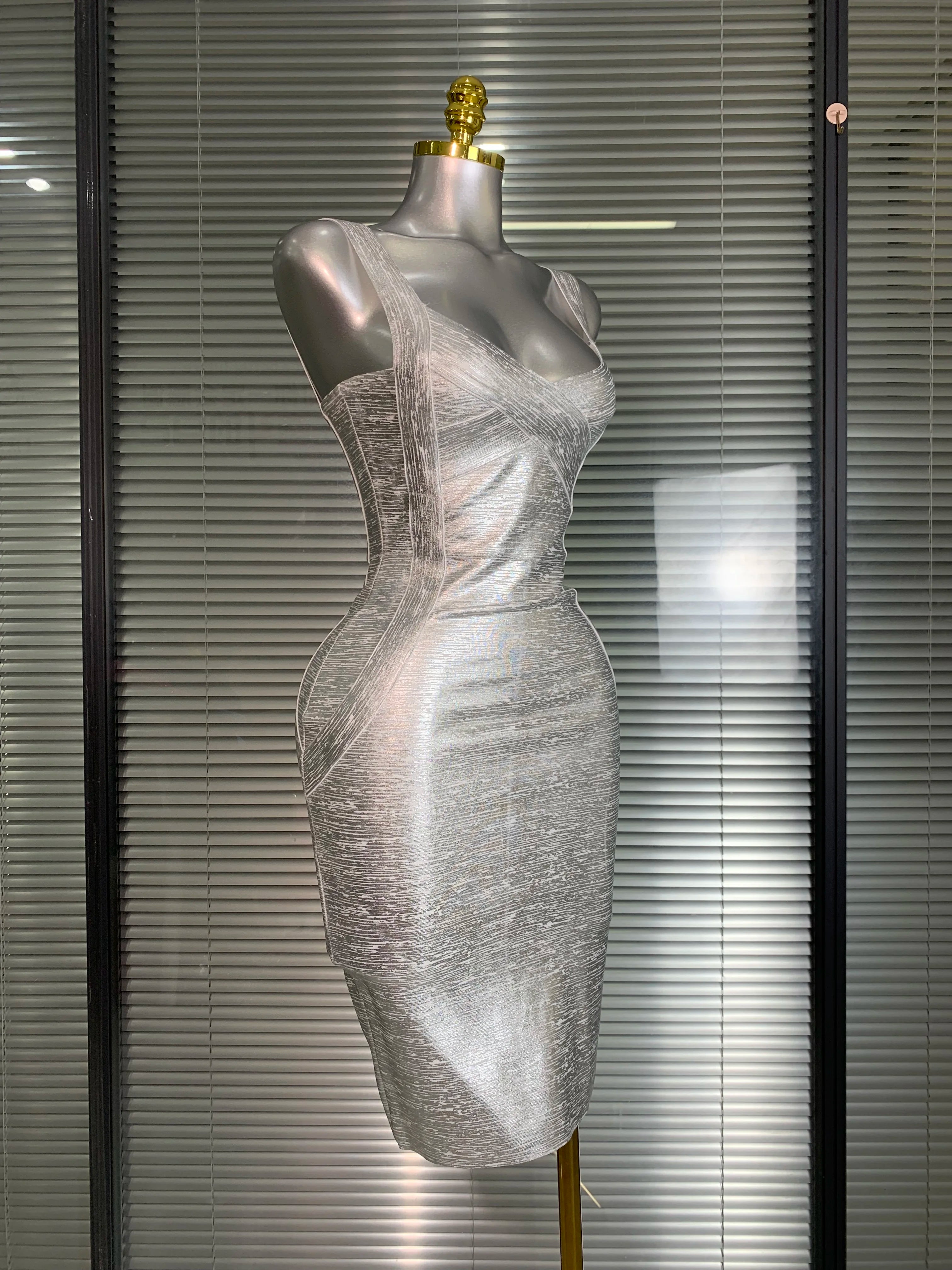 Brand New 2025 Women Bodycon Bandage Dress Sexy Bronzing Silver Celebrity Fashion High Street Evening Party Dress Vestido