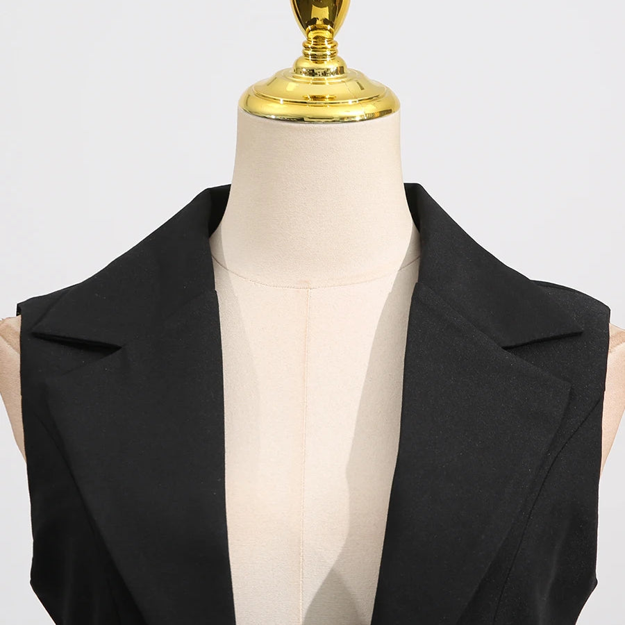 TWOTWINSTYLE Hit Color Sheer Elegant Jacket for Women Lapel Sleeveless Patchwork Folds Fashion Long Jacket Female Clothing New