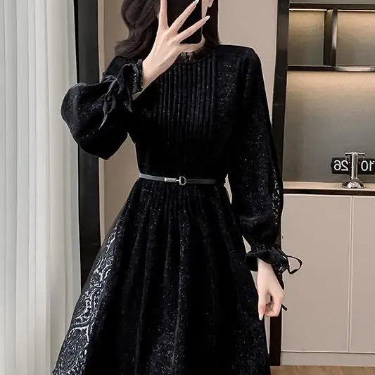 Vestido preto feminino Coigarsam - gola redonda com patchwork e lantejoulas em malha - moda chique para noite e festa