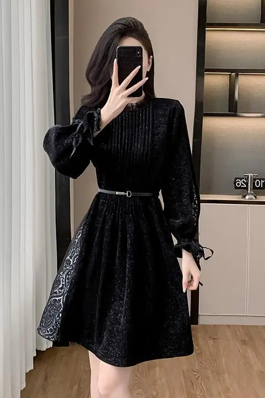 Vestido preto feminino Coigarsam - gola redonda com patchwork e lantejoulas em malha - moda chique para noite e festa