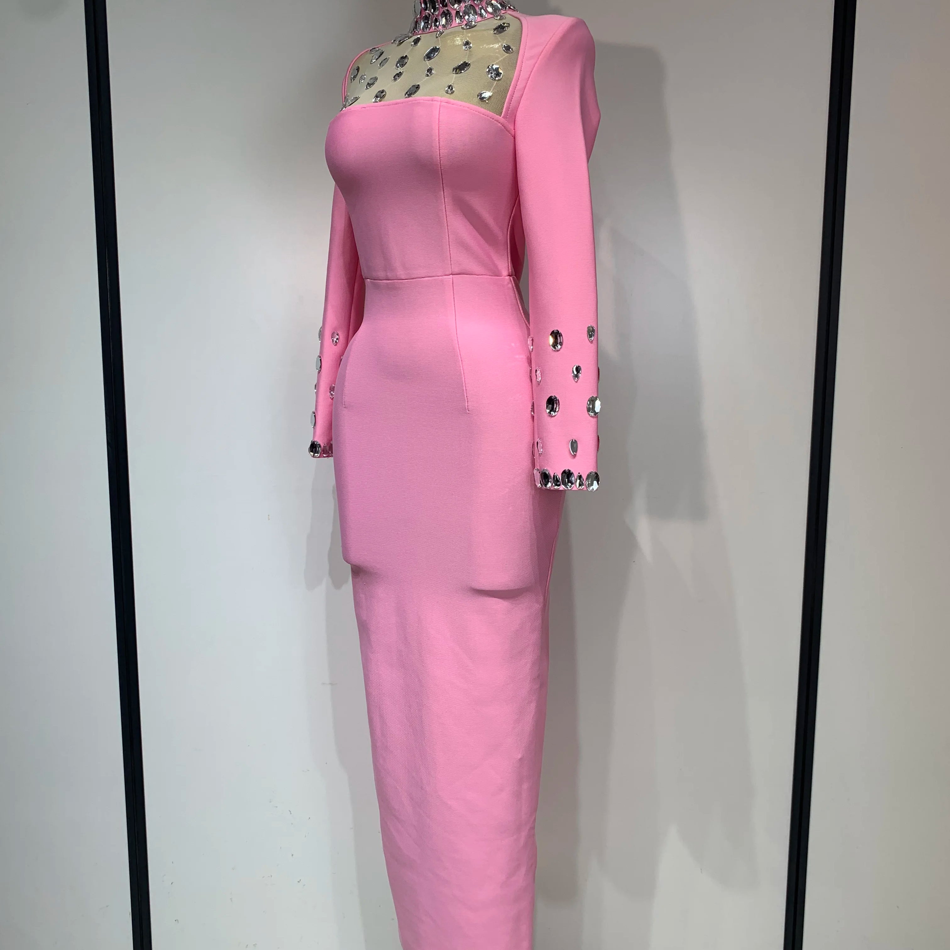 New Arrival 2025 Luxury Birthday Dresses Diamond Long Sleeve Pink Bodycon Bandage Dress Women Wedding Evening Prom Gowns