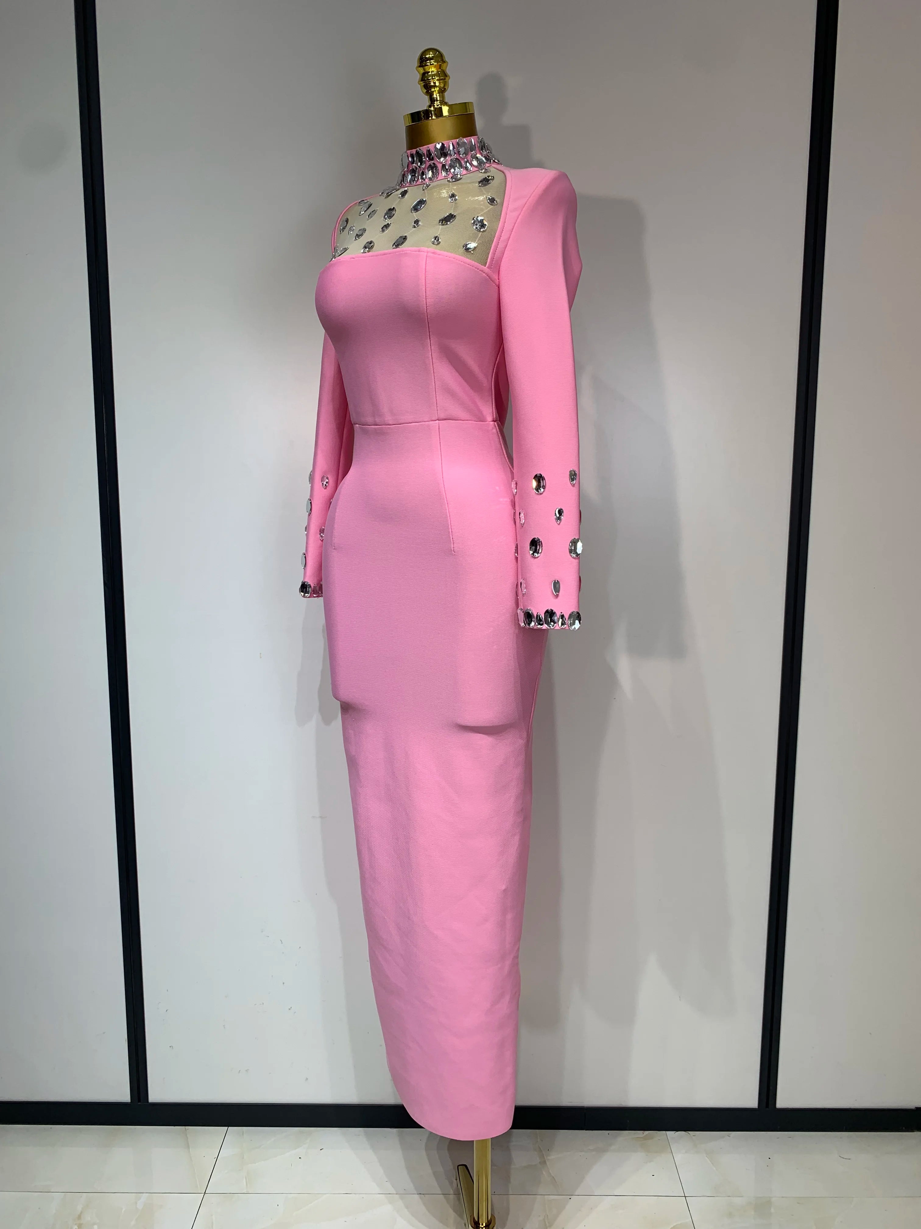 New Arrival 2025 Luxury Birthday Dresses Diamond Long Sleeve Pink Bodycon Bandage Dress Women Wedding Evening Prom Gowns