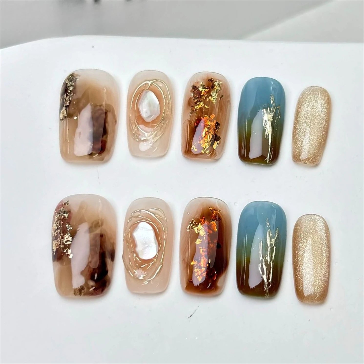 10Pcs  Mid-length Fake Nails New Caramel Amber Ballet Square Wearing Nail Set with Cat Eye Gold Foil Autumn French Manicure Nail