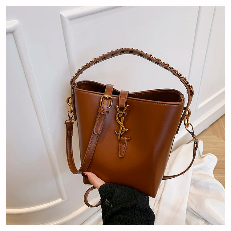 Elegant Leather Classic Commuter Bag With Trendy Letter Logo Solid Color Large Capacity For Women