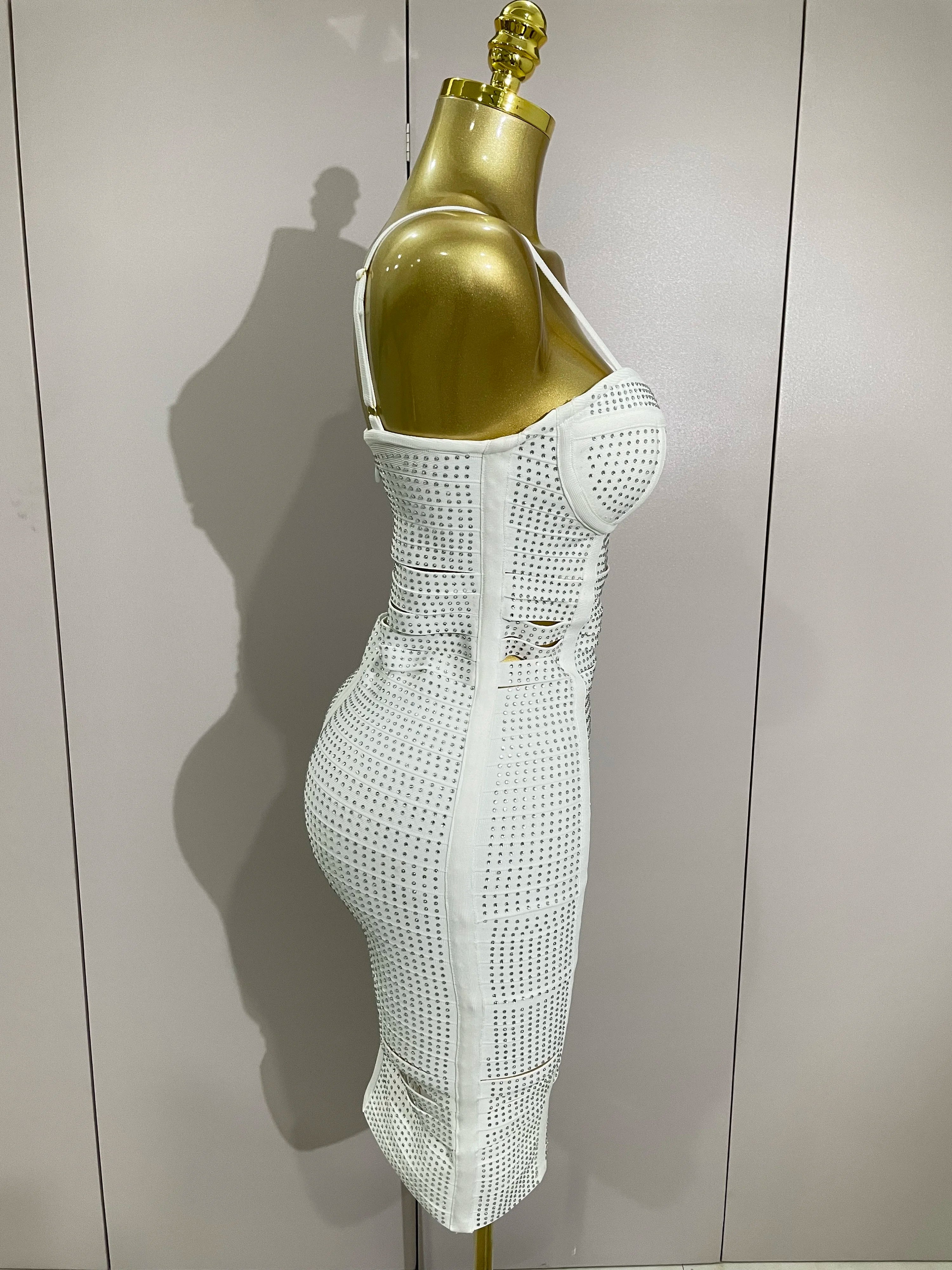 Vestido curto slim com decote em V, sem mangas, branco brilhante, 2025, feminino, elegante, para festa à noite, baile de formatura, aniversário, coquetel