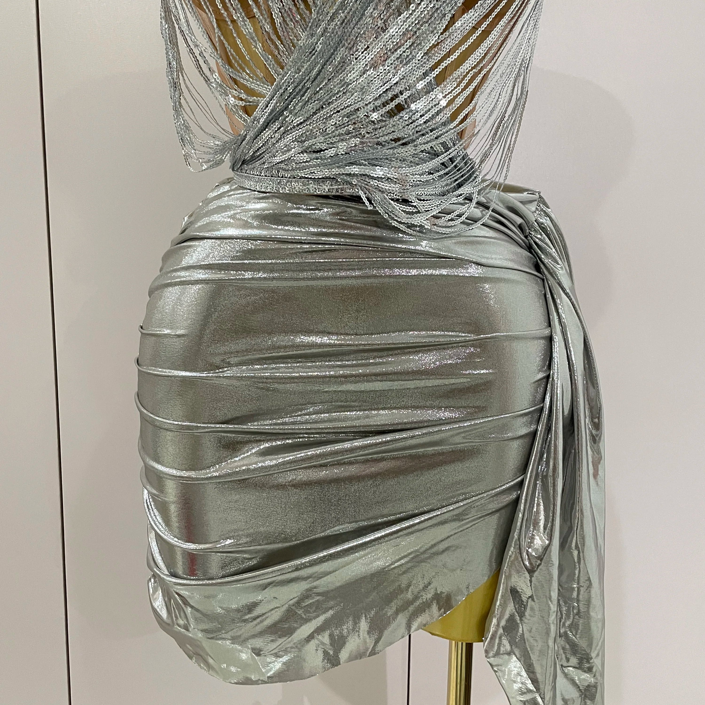 STOCK 2025 New Sexy Strapless Sequin Top Short Skirt 2 pcs Set Women Party Celebrate Nightclub Singer Performance Stage Outfit