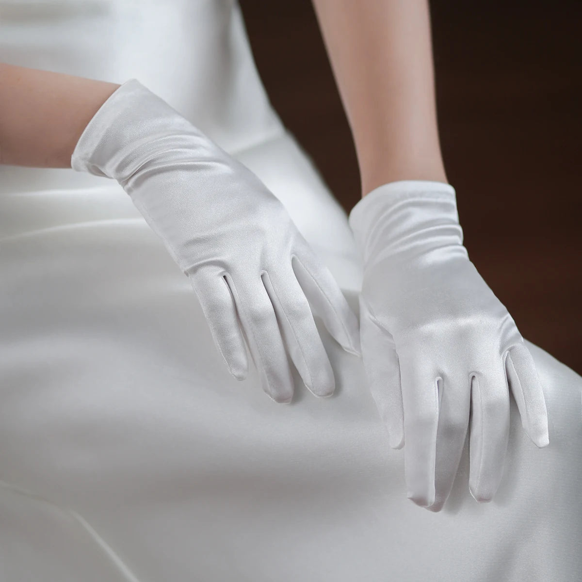 Elegant White Short Bridal Gloves Satin Finger Wrist Brides Bridesmaid Prom Perform Gloves Women Wedding Accessories