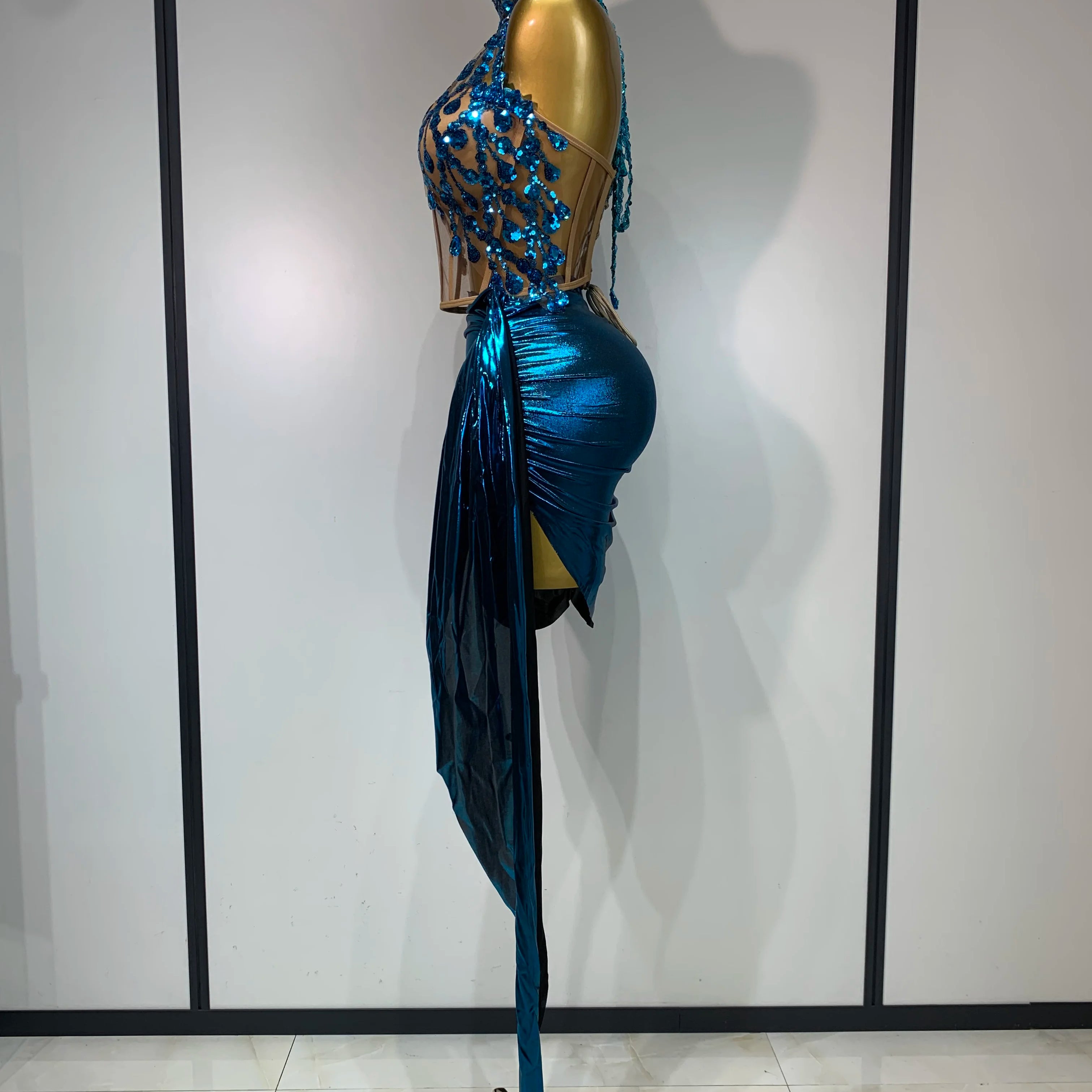 Luxury Rhinestone Sequined Backless Sexy Top Skirt Set Celebrate Evening Party Prom Gowns 2025 Nightclub Singer Stage Outfit