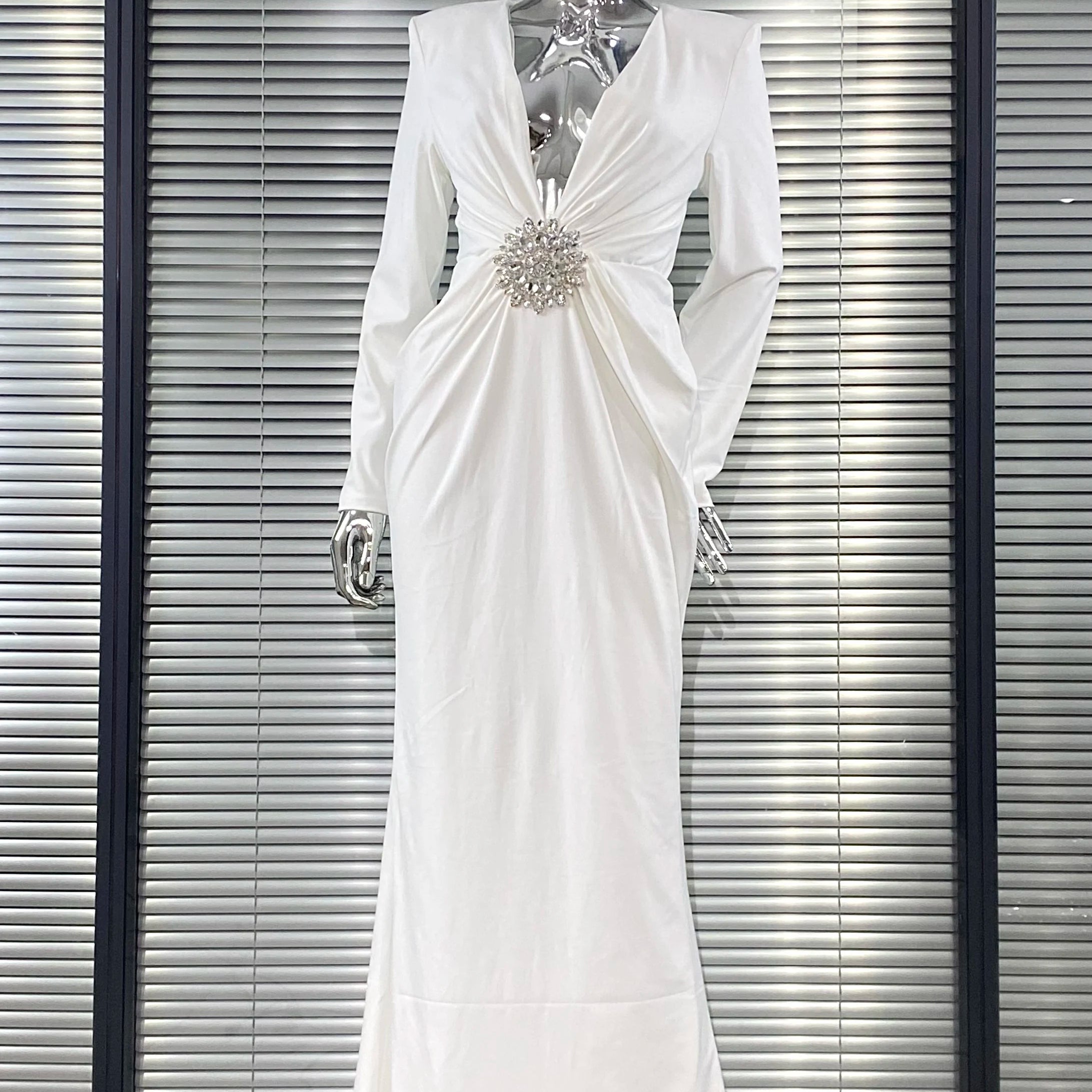 2025 Autumn Shining Diamonds Sexy V-Neck Package Hip Black Floor Length Dress Graceful Woman Party Dress Cocktail Party Outfit