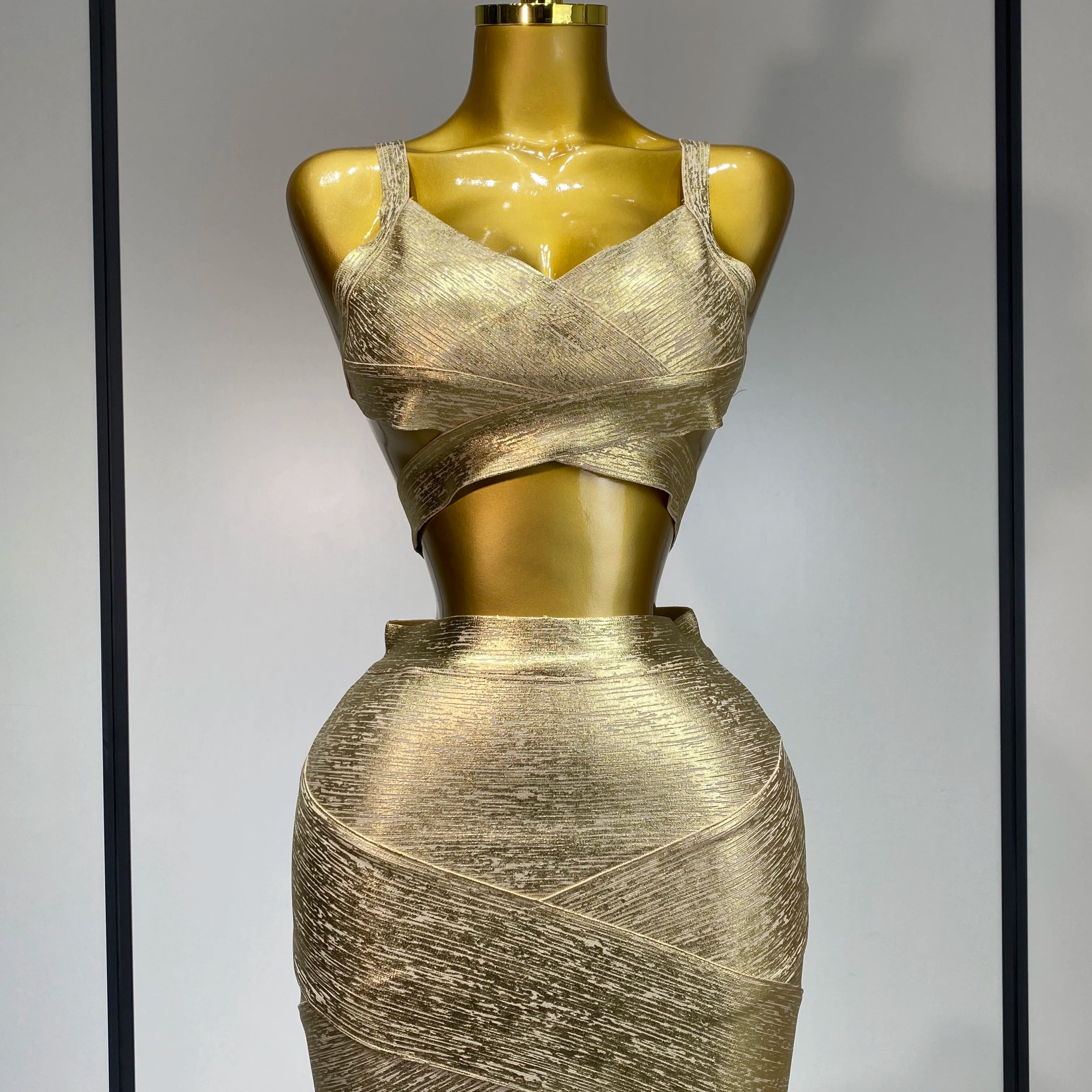 2025 New Summer Sexy V Neck Gold Bandage Two Pieces Set Women Charming Celebrity Bodycon Skirt Suits Club Birthday Vestido