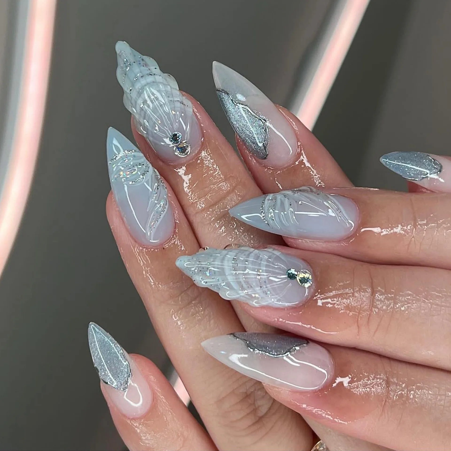 24pcs Blue Ocean Fake Nails Beach Shells Pearl Diamond Design False Nail Tips Korean Sweet Girls Wearable Almond Press on Nails