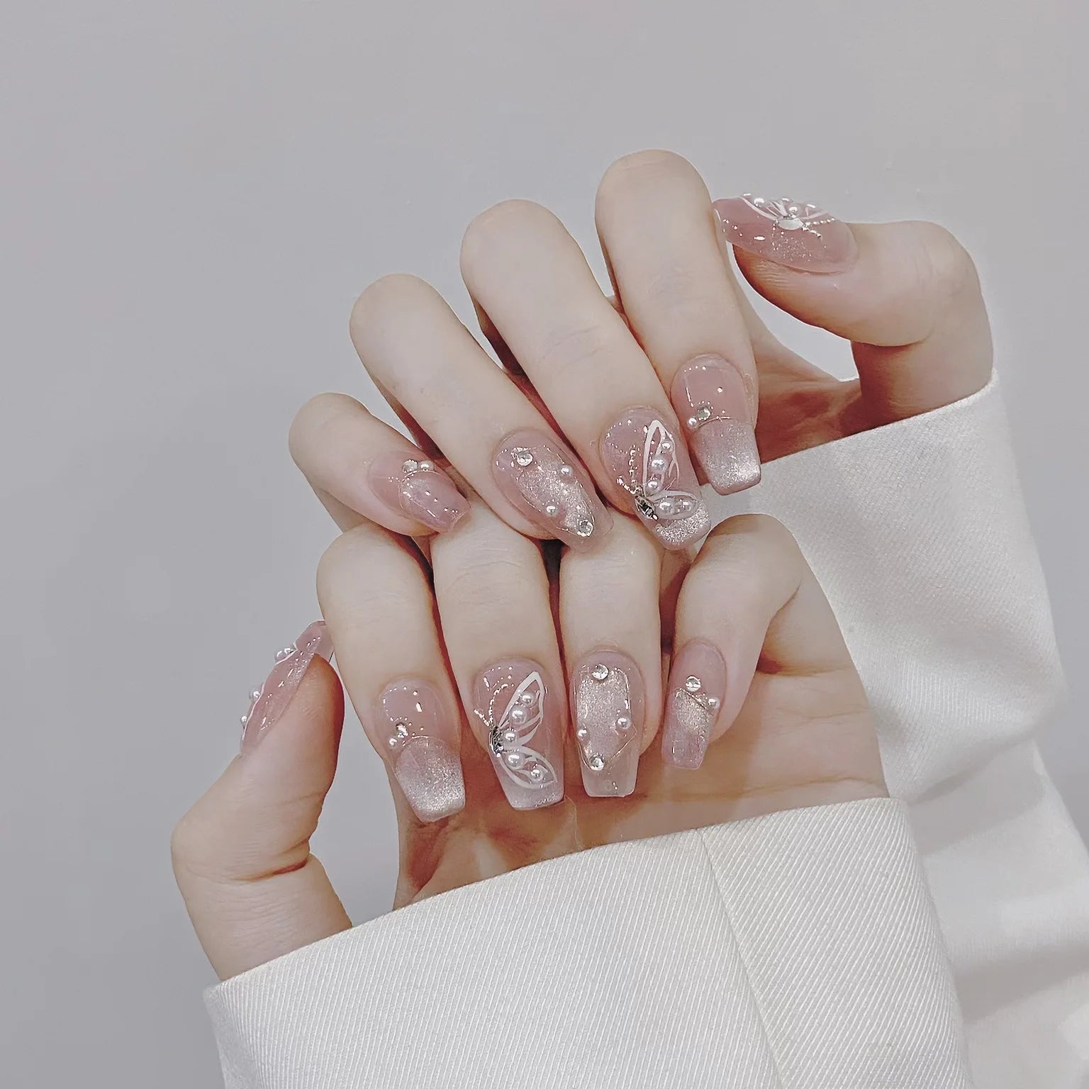 10pcs Butterfly Pearl Handmade Fake Nails Mid-length Oval False Nail Art Nude Pink Cat's Eye Tips Detachable Press on Nails Sets