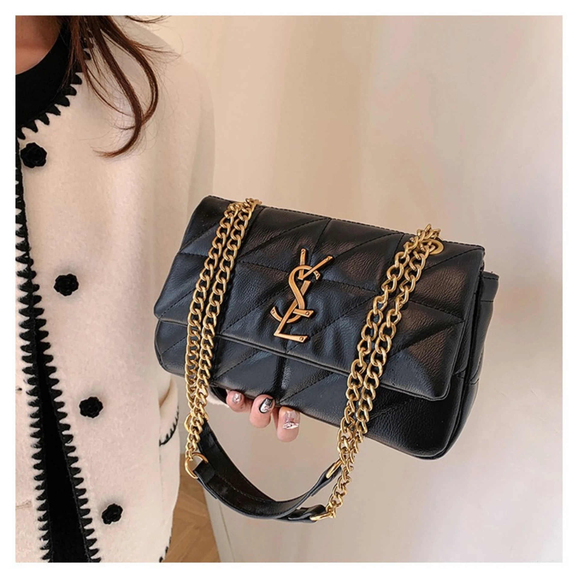 2025new Xiaoxiangfeng Diamond Grid Chain Bag, Stylish and Versatile, Small Square Cross Diagonal Single Shoulder Bag on Armrests