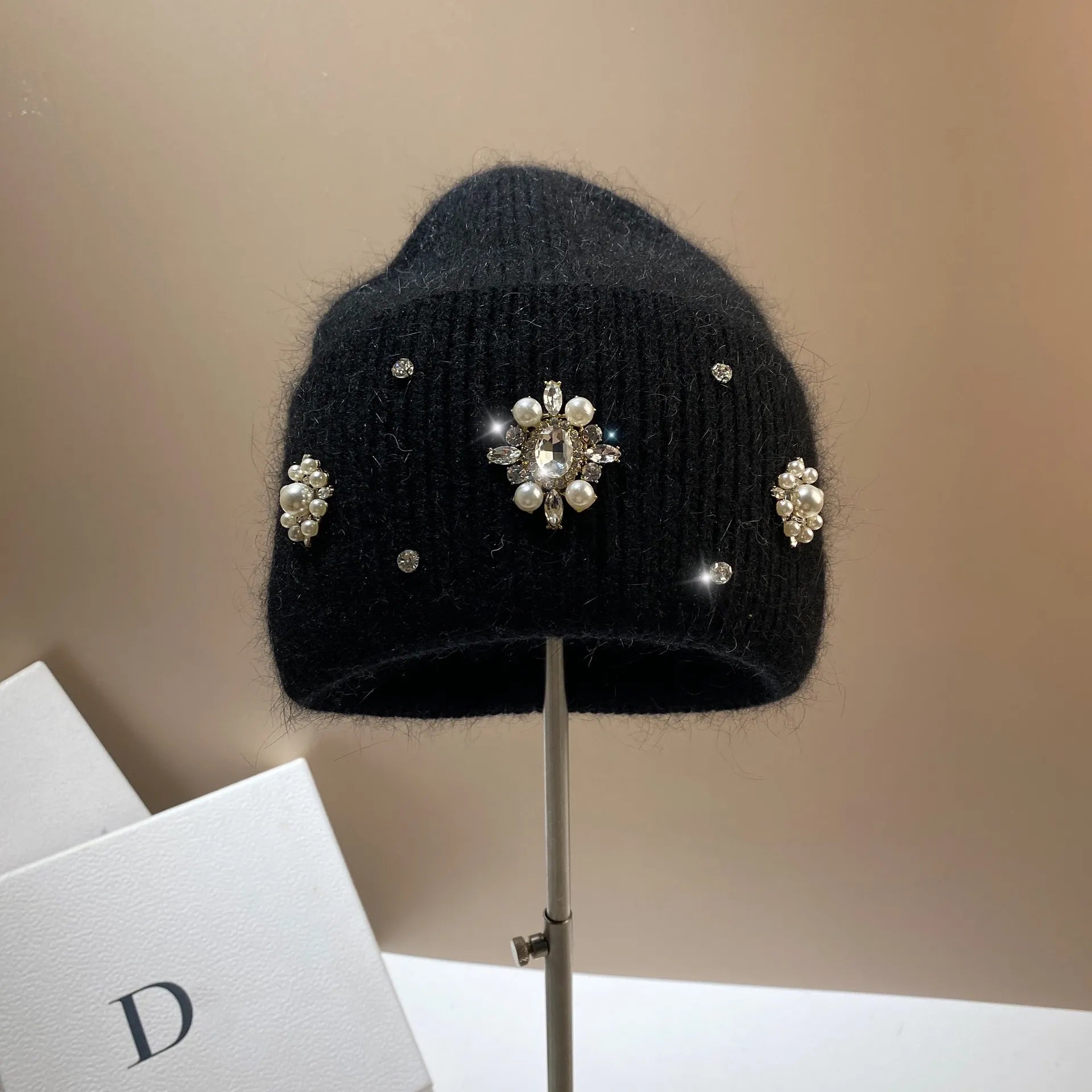 Designer Brand Women Luxury Rhinestones Knitted Hat Autumn Winter Rabbit Fur Beanie Cap Female Thicken Warm Skullies Caps