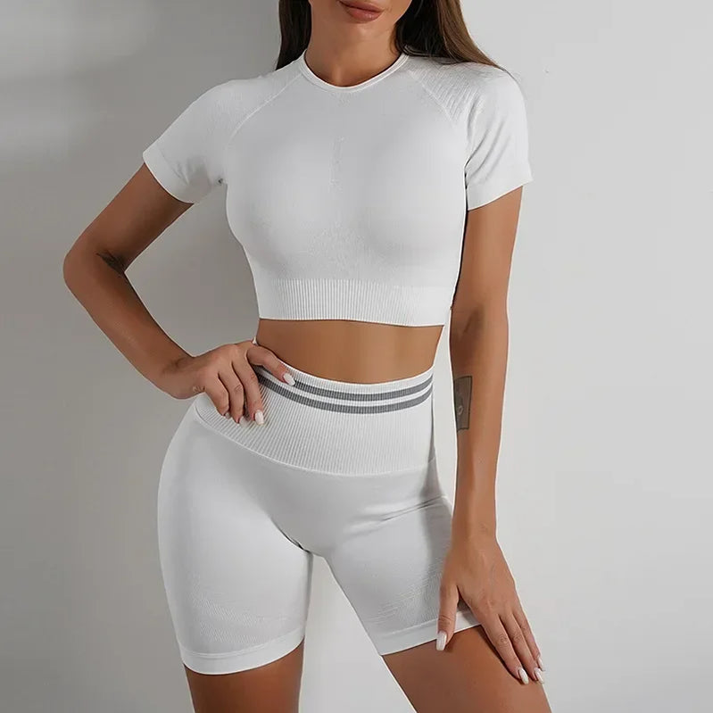 Seamless Yoga Sets Sports Fitness Peach Hip-lifting Shorts Beauty Back Short-Sleeved Suits Workout Gym Leggings Set for Women White1