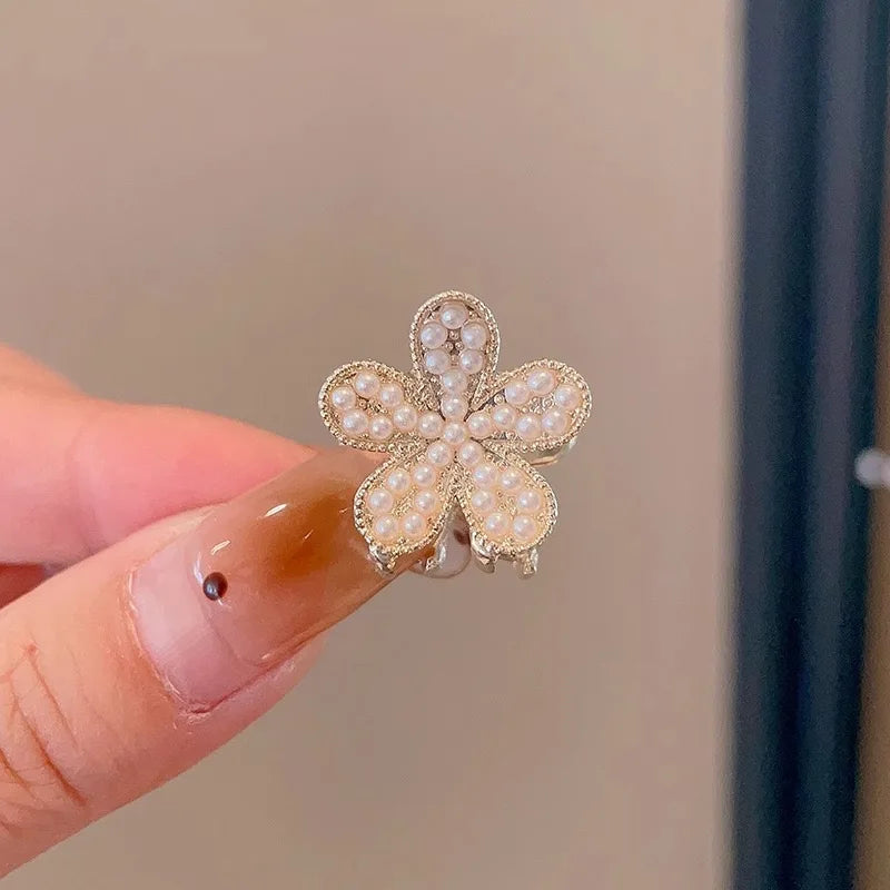 Mini Pearl Hair Claws Clips for Women Elegant Rhinestone Headwear Hairpins Hair Crab Barrettes Hair Accessories for Women g One Size