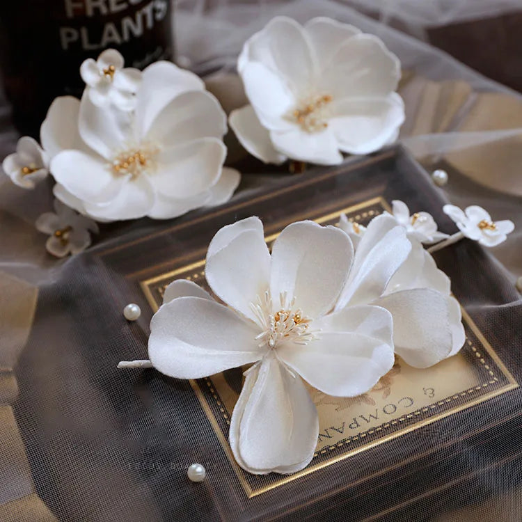 CC Flower Shape Hairpins Women Accessories Wedding Hairwear Bridal Headdress Engagement Hair Ornaments Romantic Hairgrips AN253