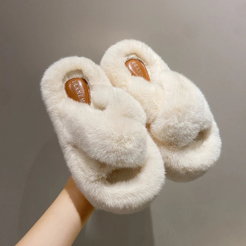 Chunky Platform Fur Slippers Women Winter Thick Bottom Furry Outdoor Slippers Woman Plus Size 42 Short Plush Designer Shoes