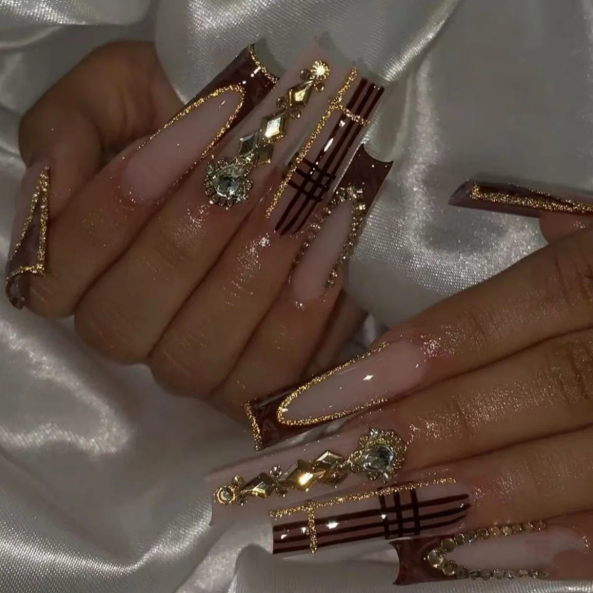 24pcs Long Square False Nails Tips Fashion French Pink Fake Nail Art Glitter Rhinestone Press on Nails Detachable Bow Manicure