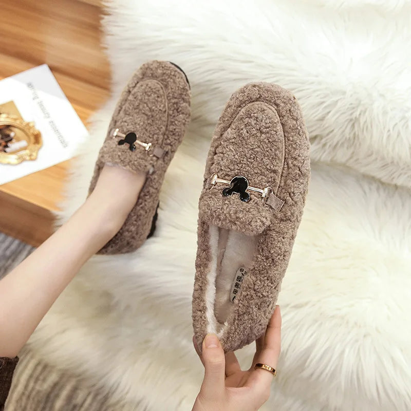 Women's plush cotton shoes Winter outdoor warm snow boots Flat bottomed Lefu shoes Lambhair Metal decoration design Large 41-43