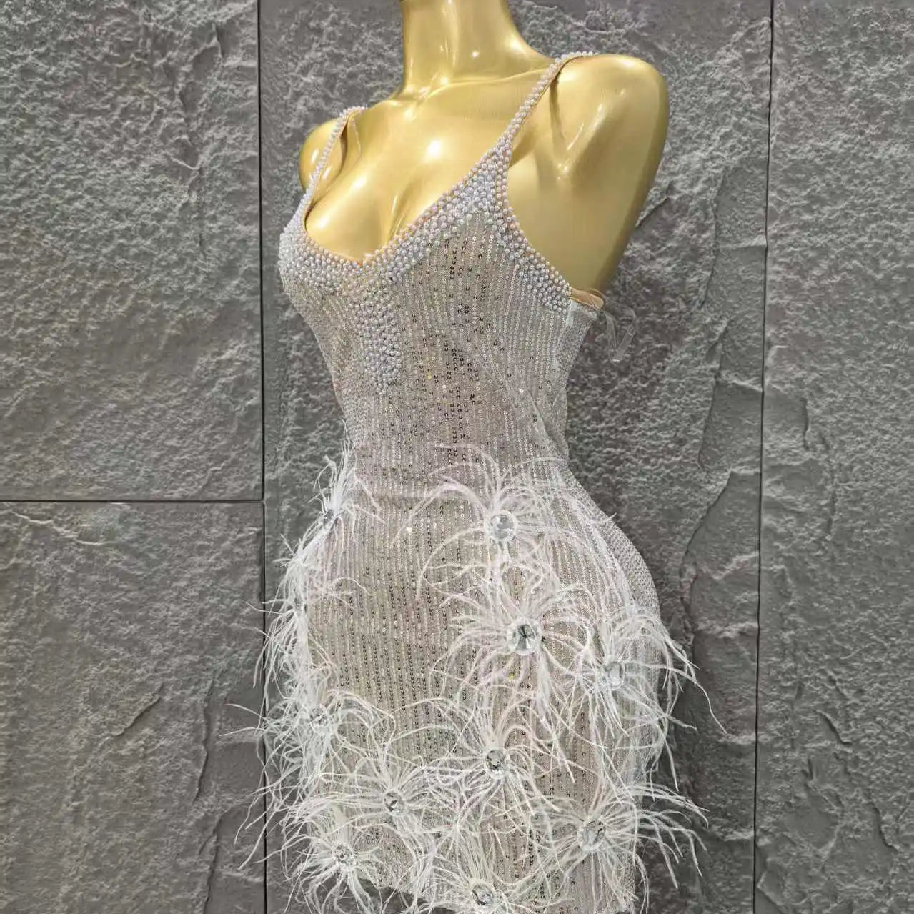 White Color Women Sleeveless Sexy V-Neck Feathers Beading Bodycon Mini Dress Celebrate Nightclub Party Bar Singer Fashion Outfit
