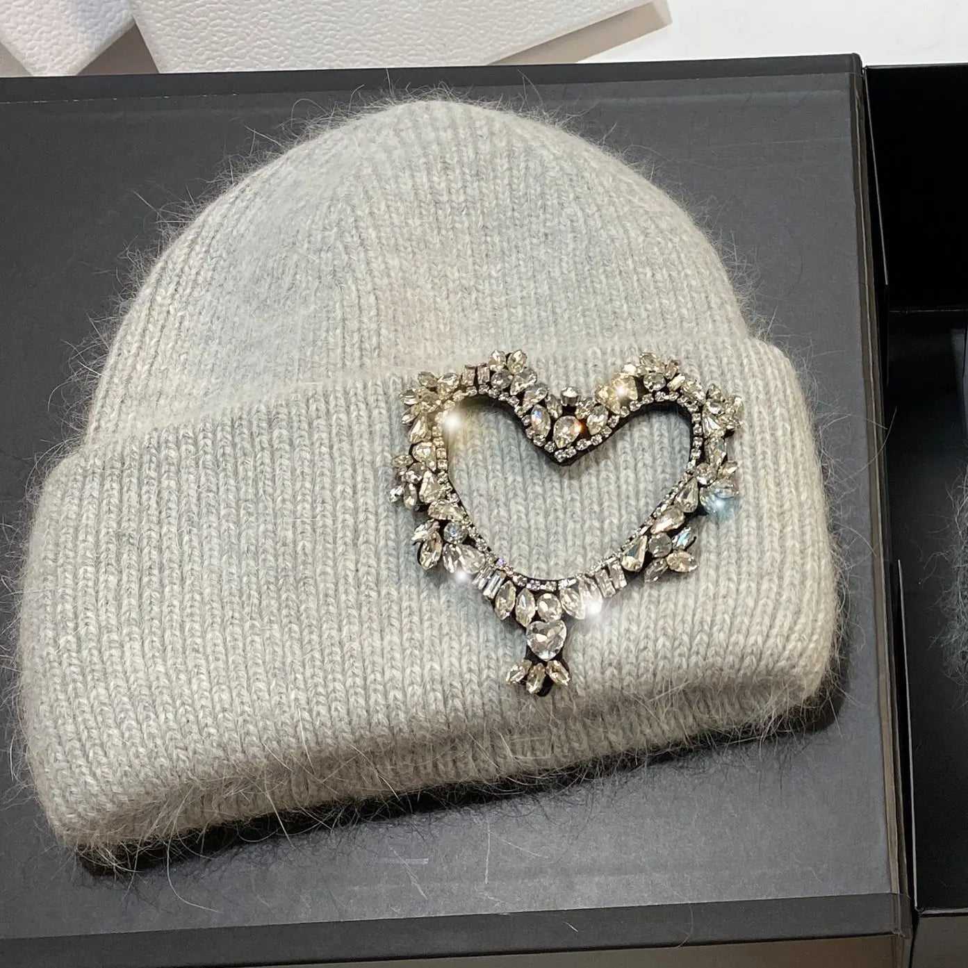 Luxury Rhinestones Heart Pattern Knitted Hats for Women Winter Warm Beanie Knit Bonnet Outdoor Wool Skullies Skiing Cap Gray