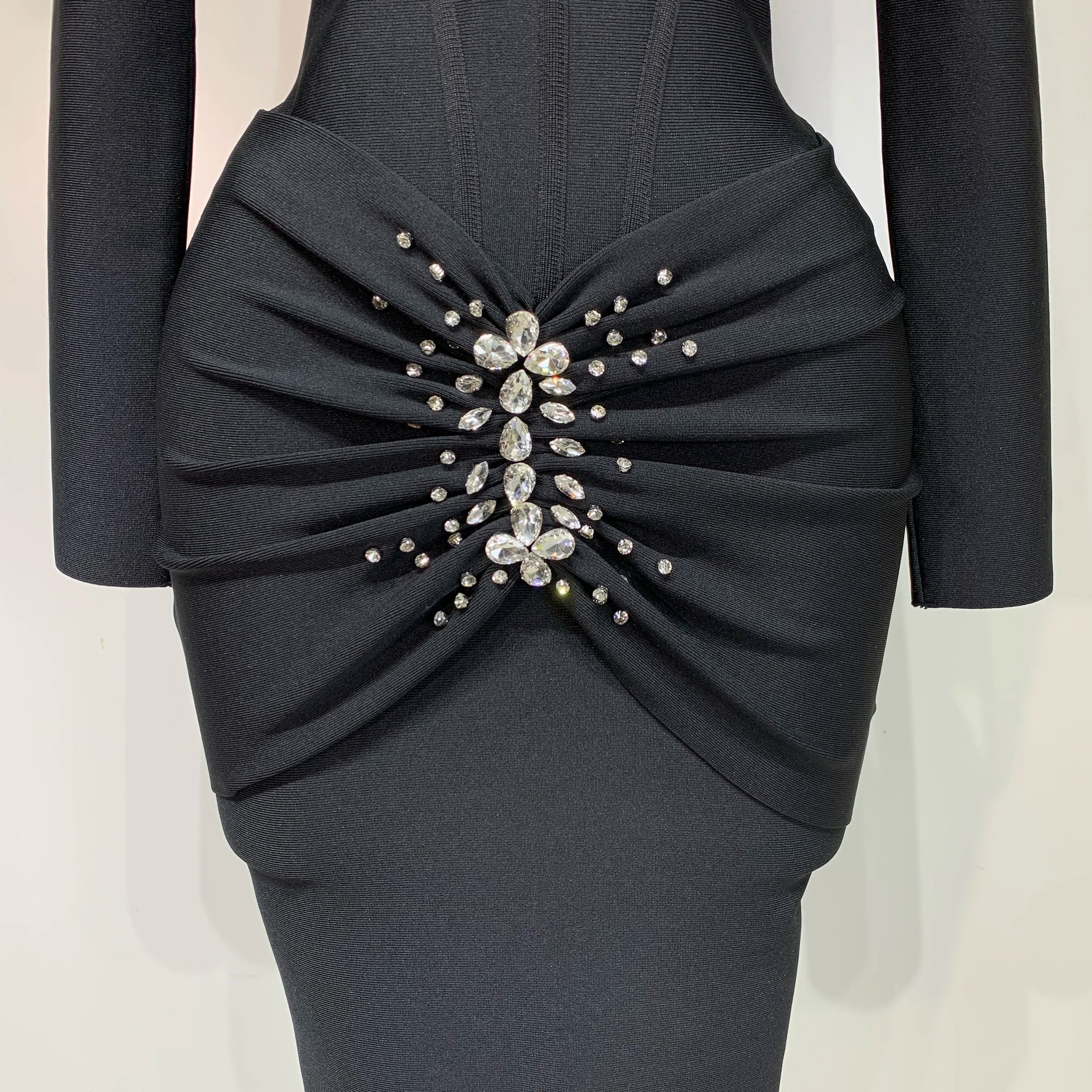 Women Sexy Luxury Sparkly Beading Bandage Dress 2025 Long Sleeve Bodycon Celebrity Party Elegant Evening Club Pary Dresses